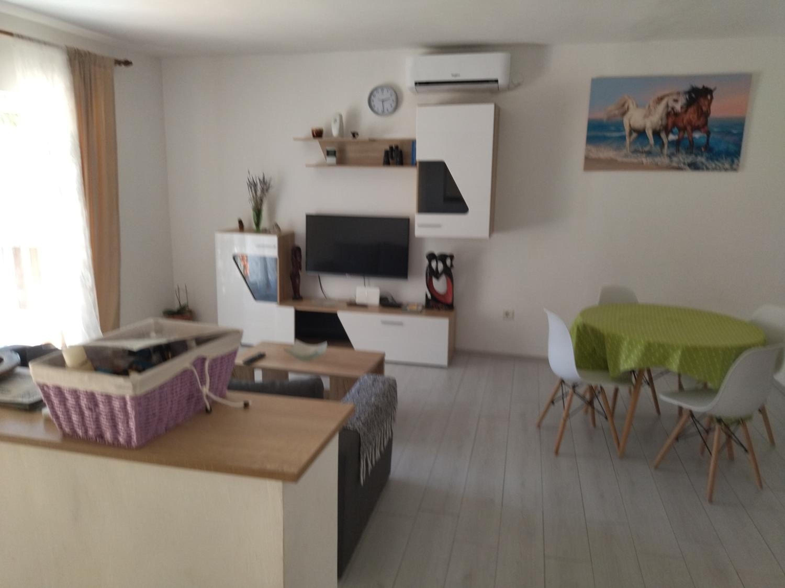 One-Bedroom Apartment - Photo 5