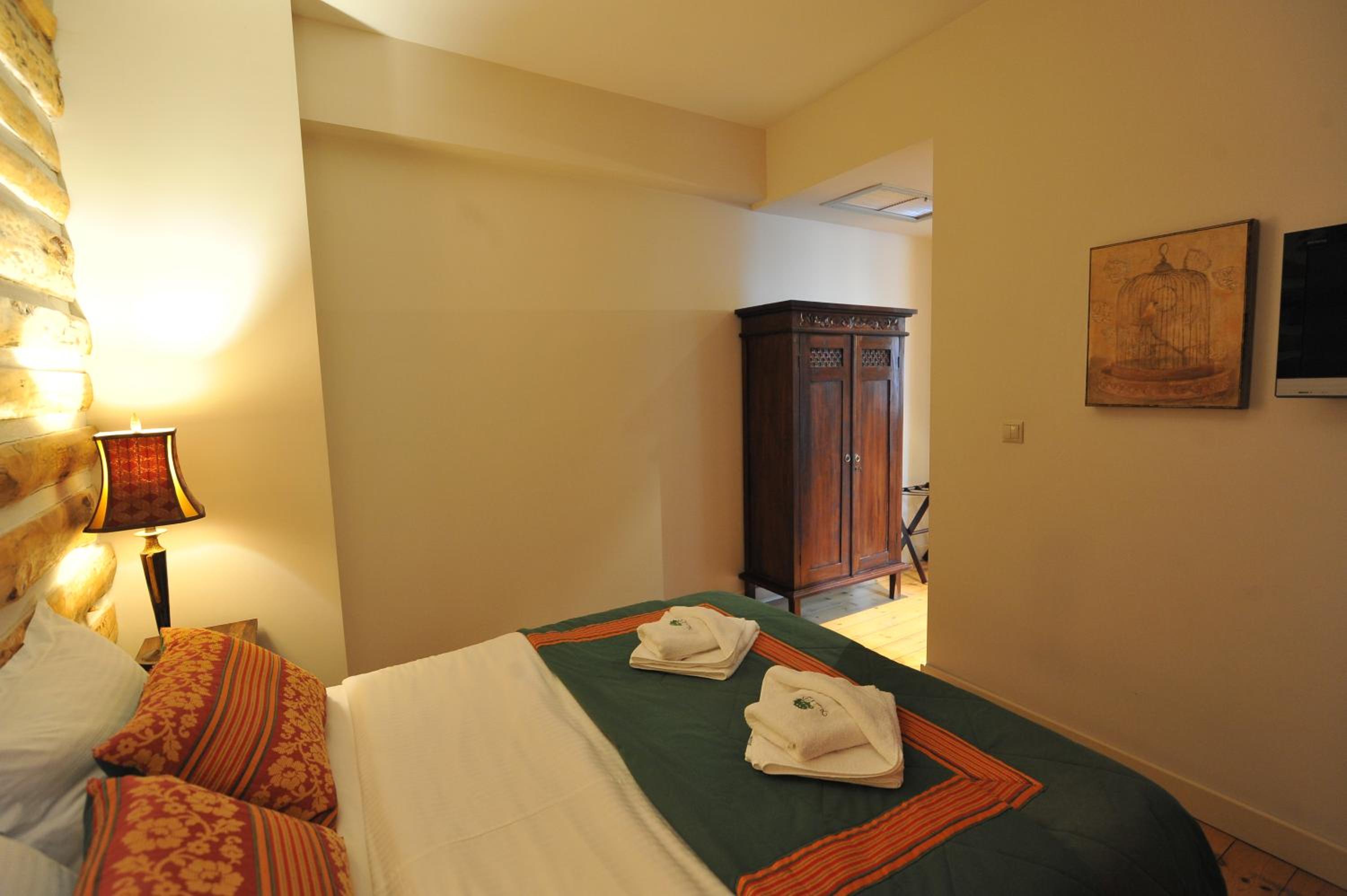 Junior Suite with Fireplace - Photo 7
