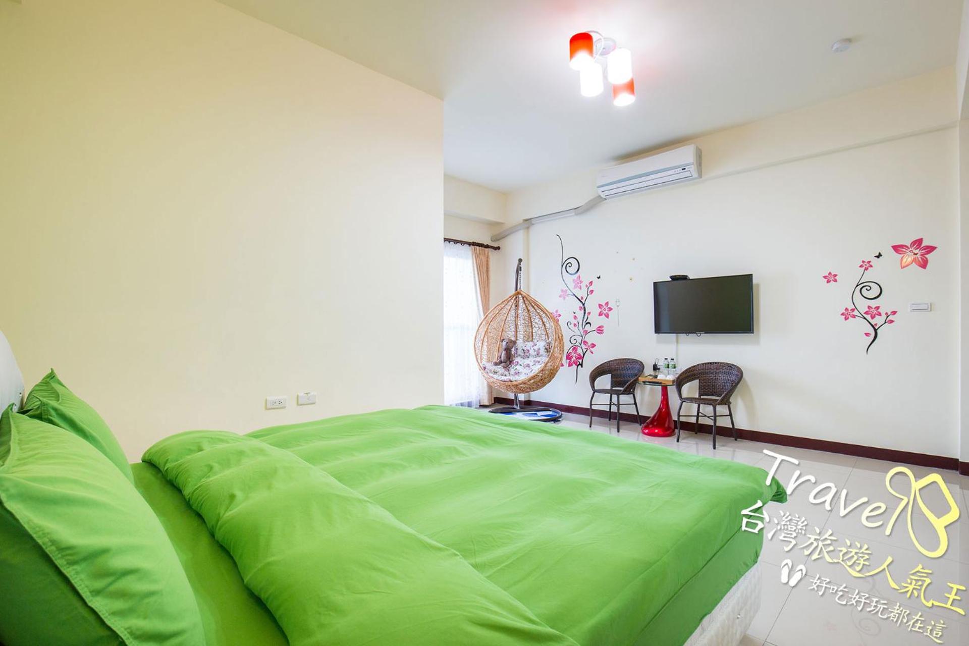 Queen Room with Balcony photo 3