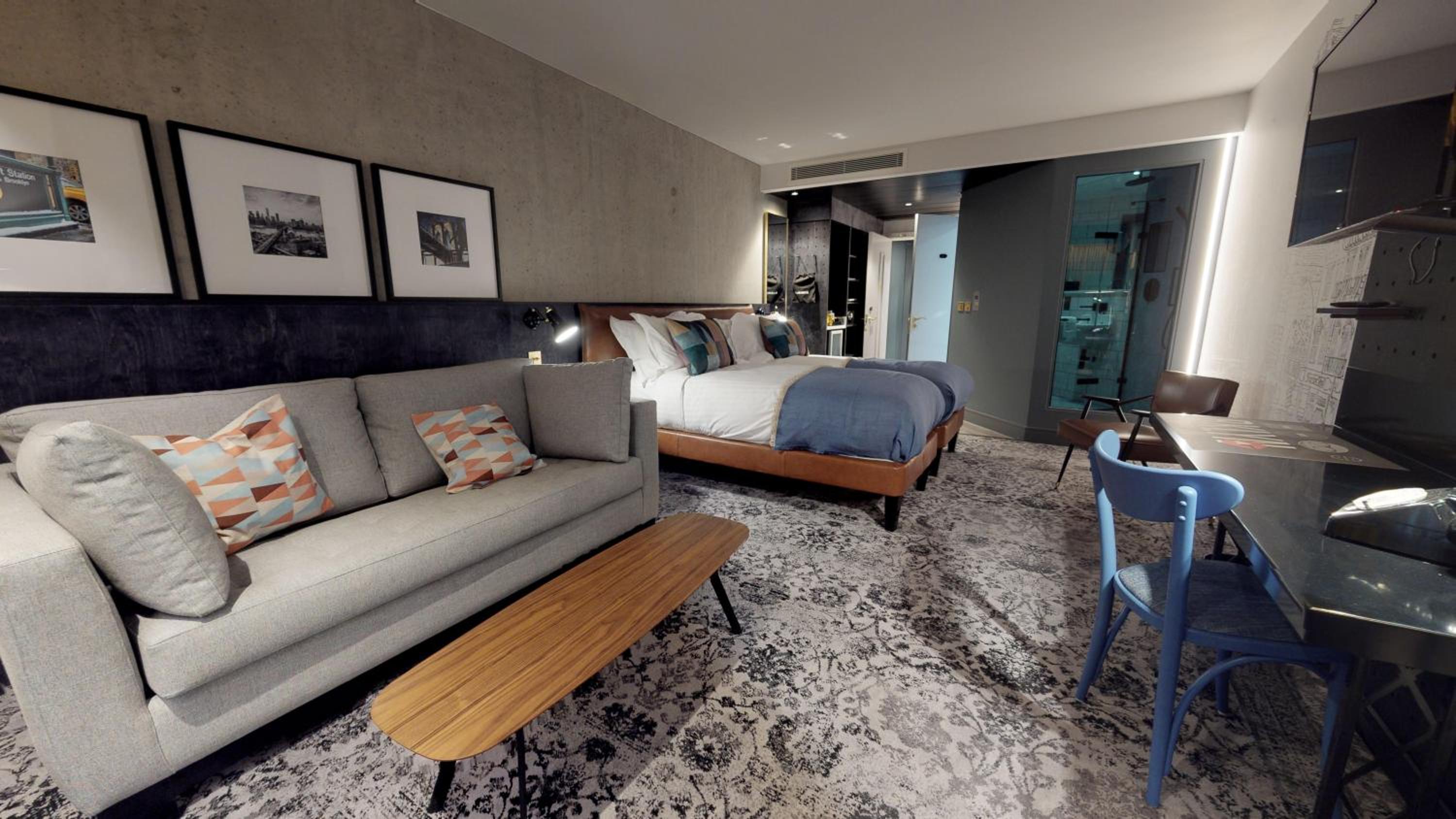 King Room with Sofa Bed - Photo 3
