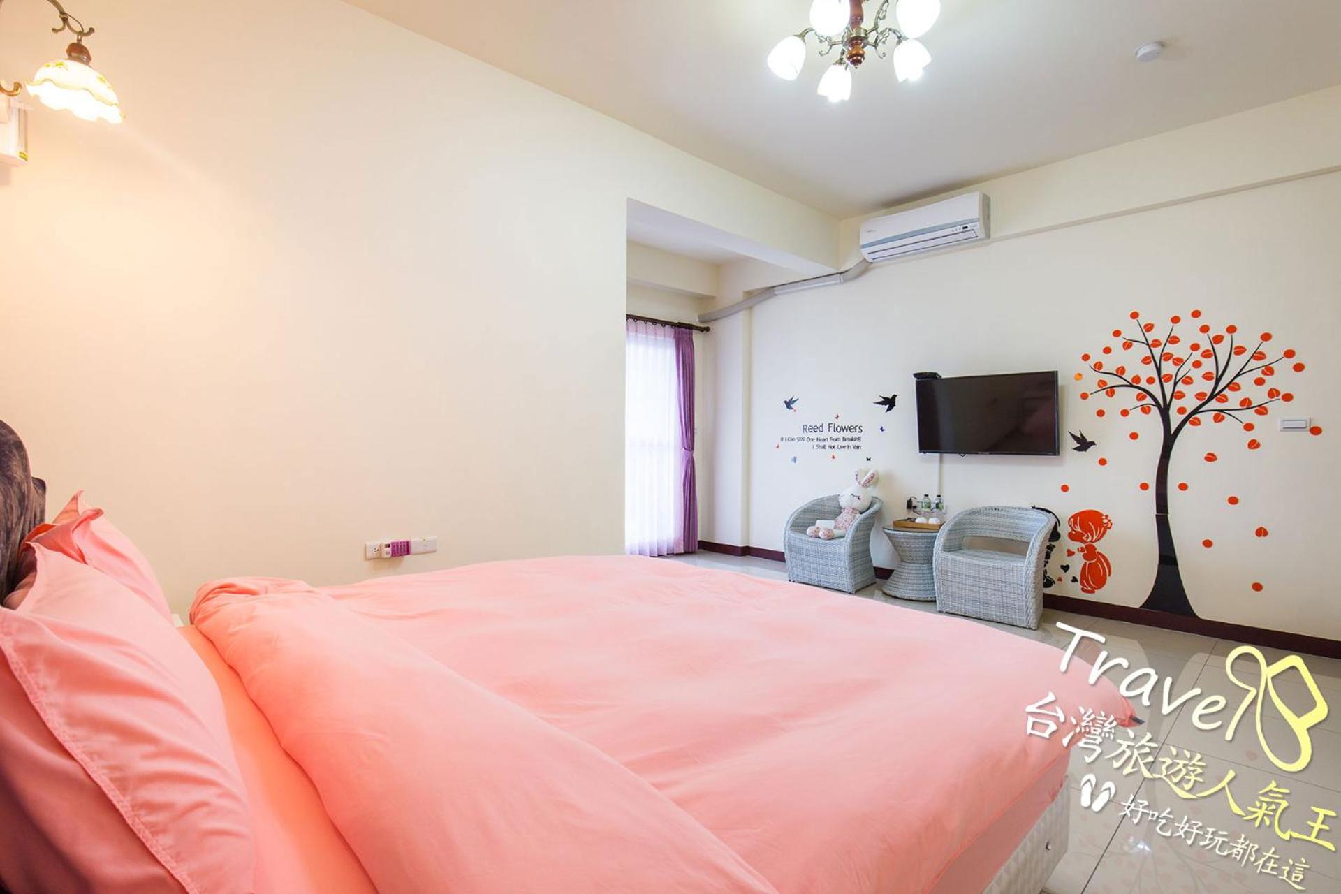 Queen Room with Balcony photo 3
