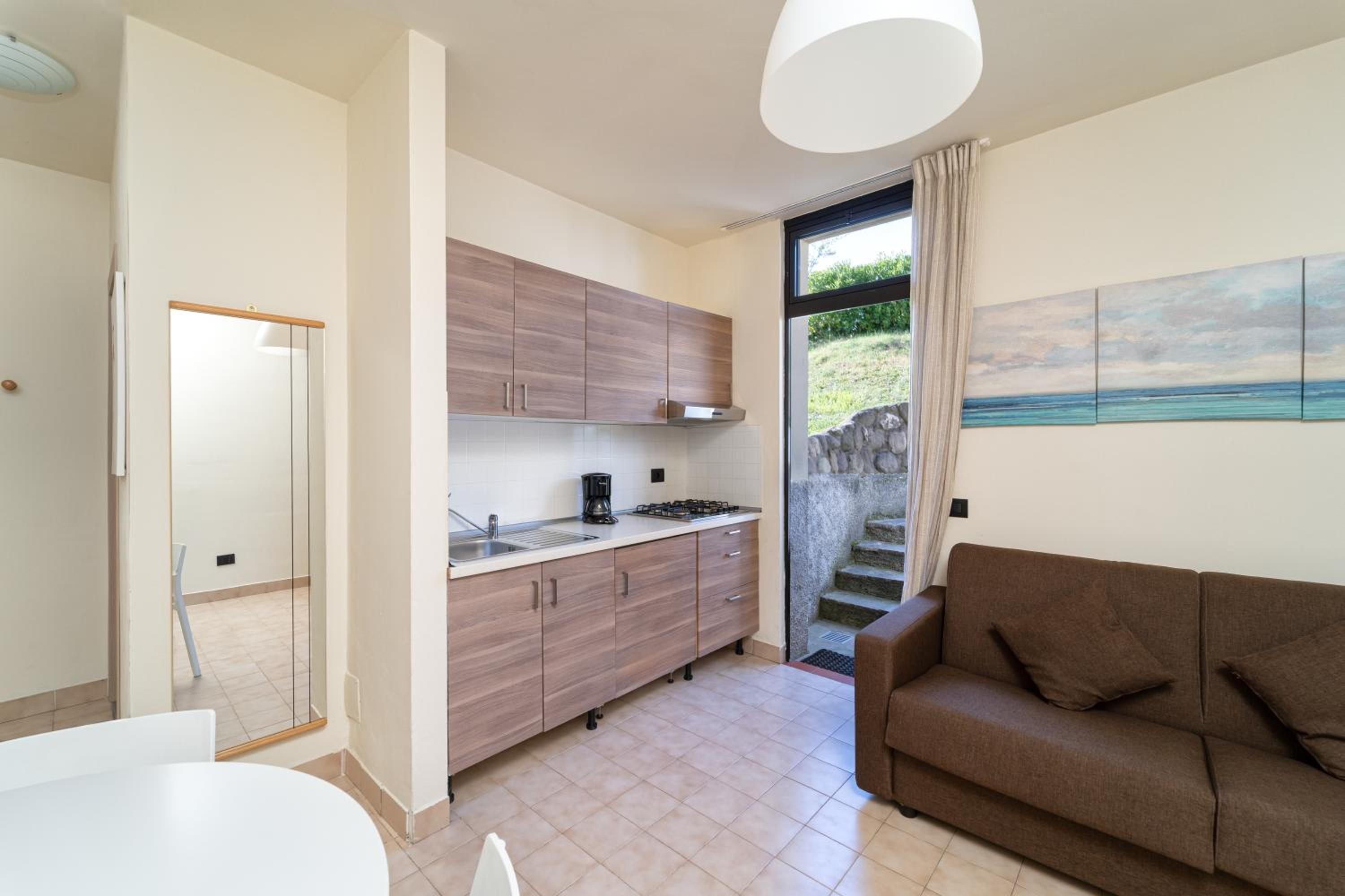 One-Bedroom Apartment - Basement photo 2