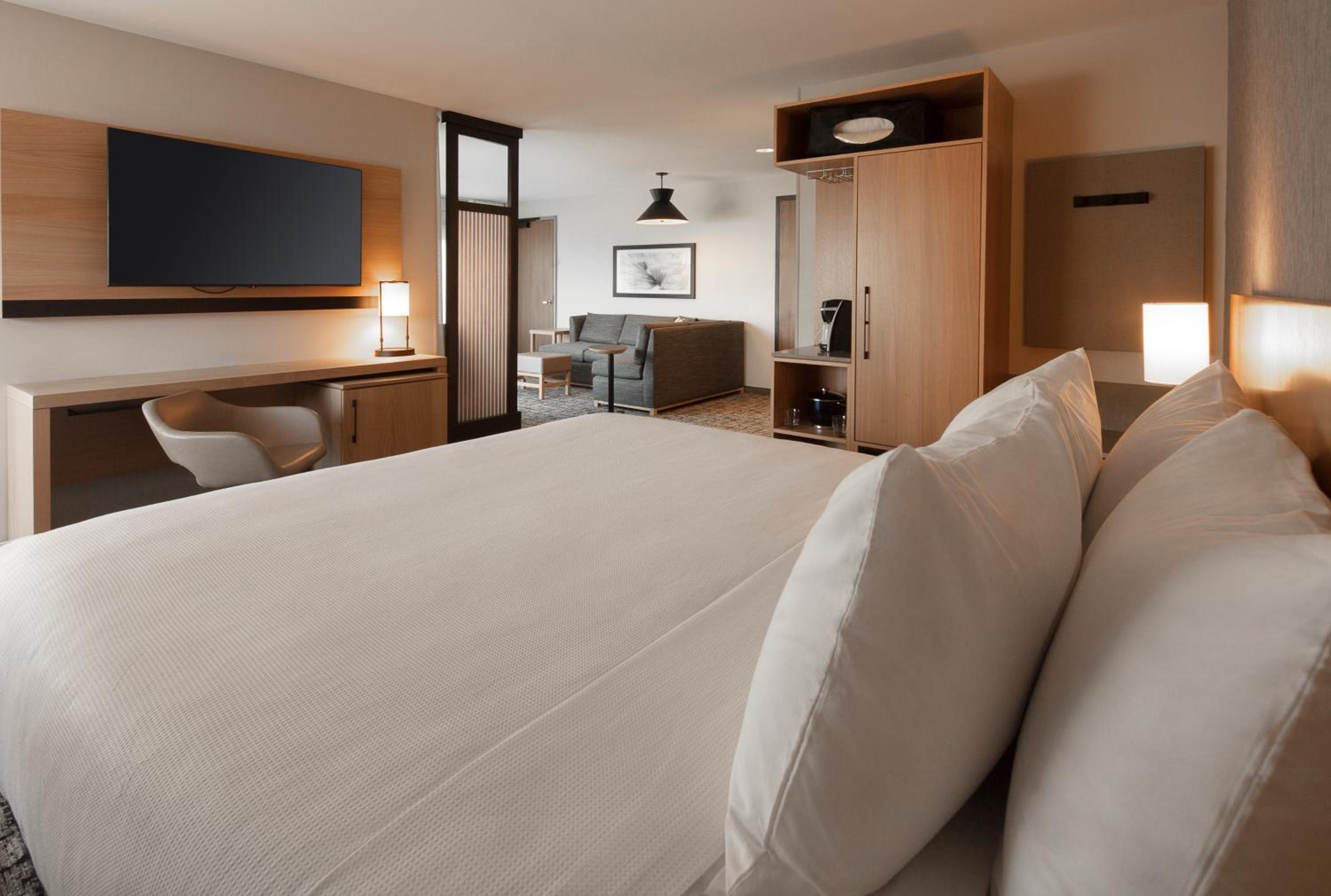 King Room with Sofa Bed and View - Photo 2