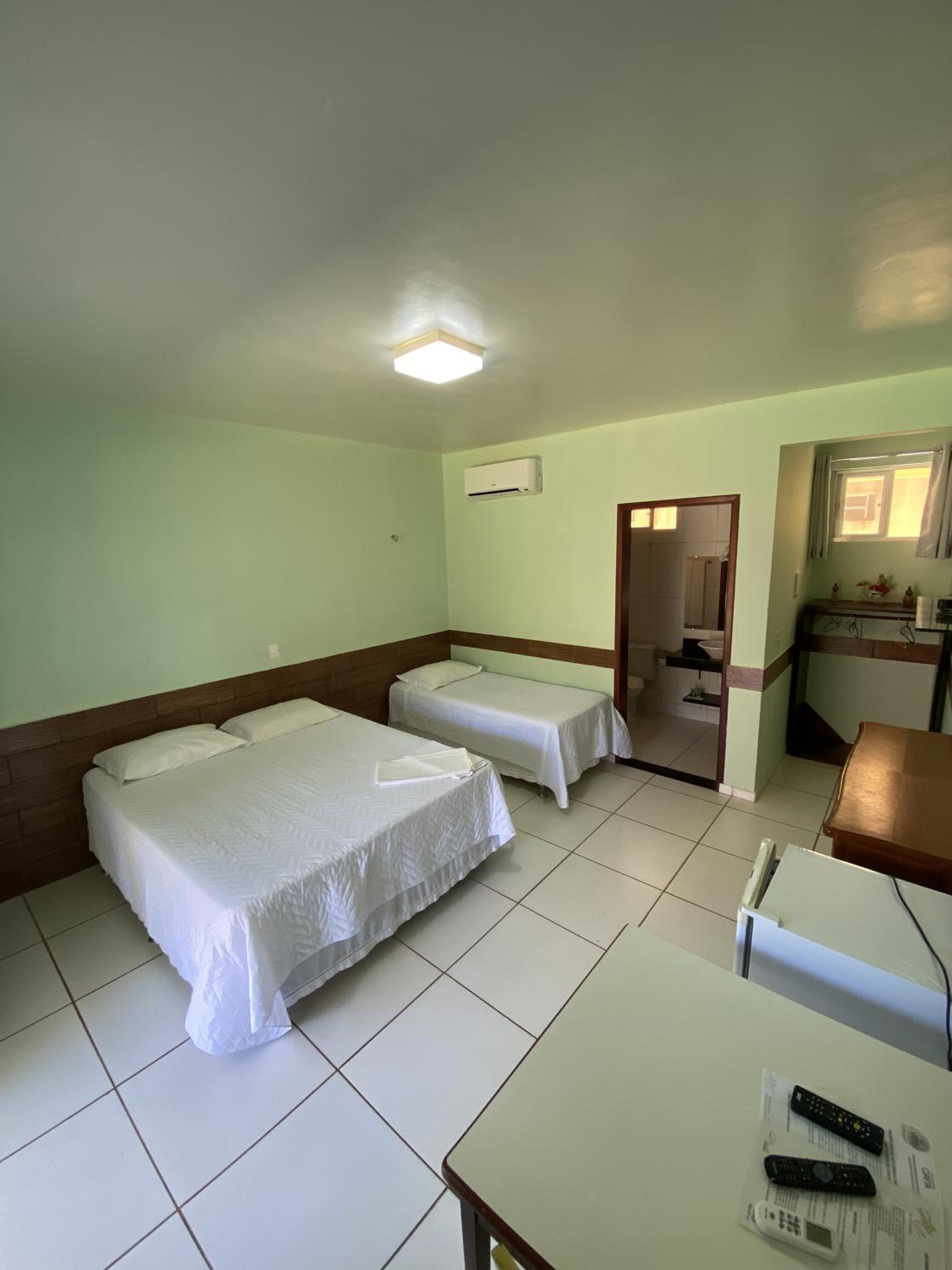 Room with Balcony - Photo 8
