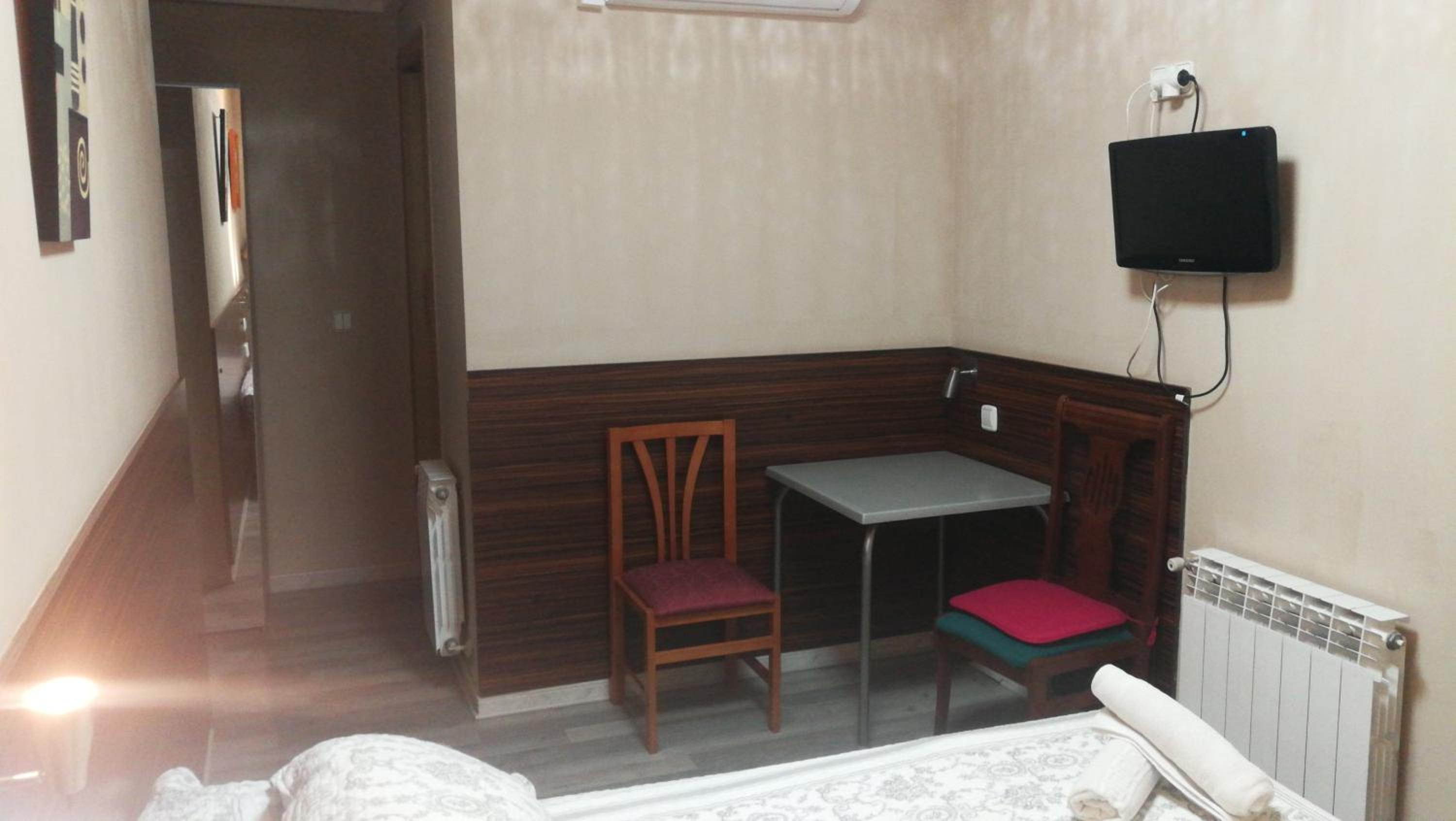 Budget Double Room photo 3