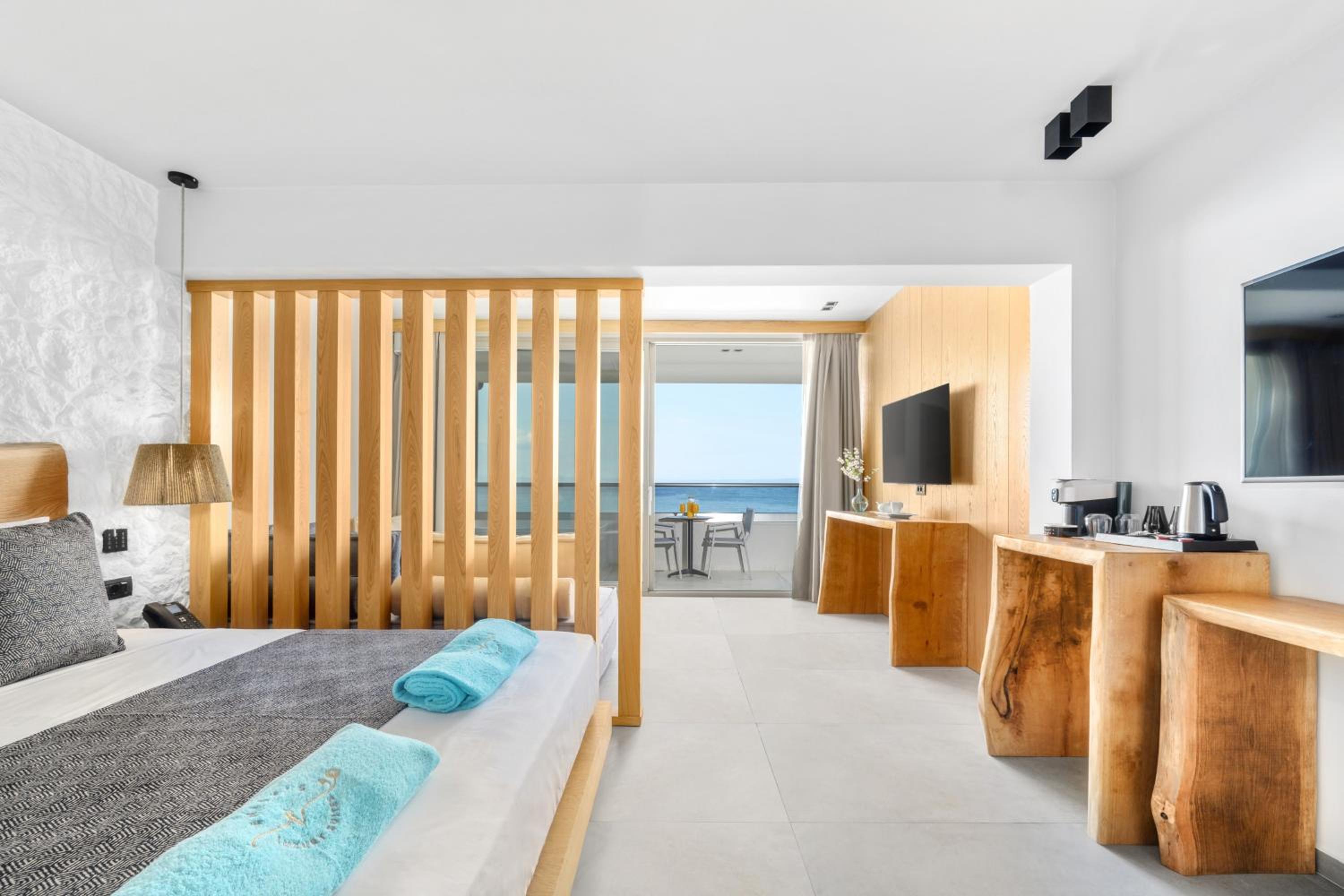 Sea View Suite with Hot tub photo 1