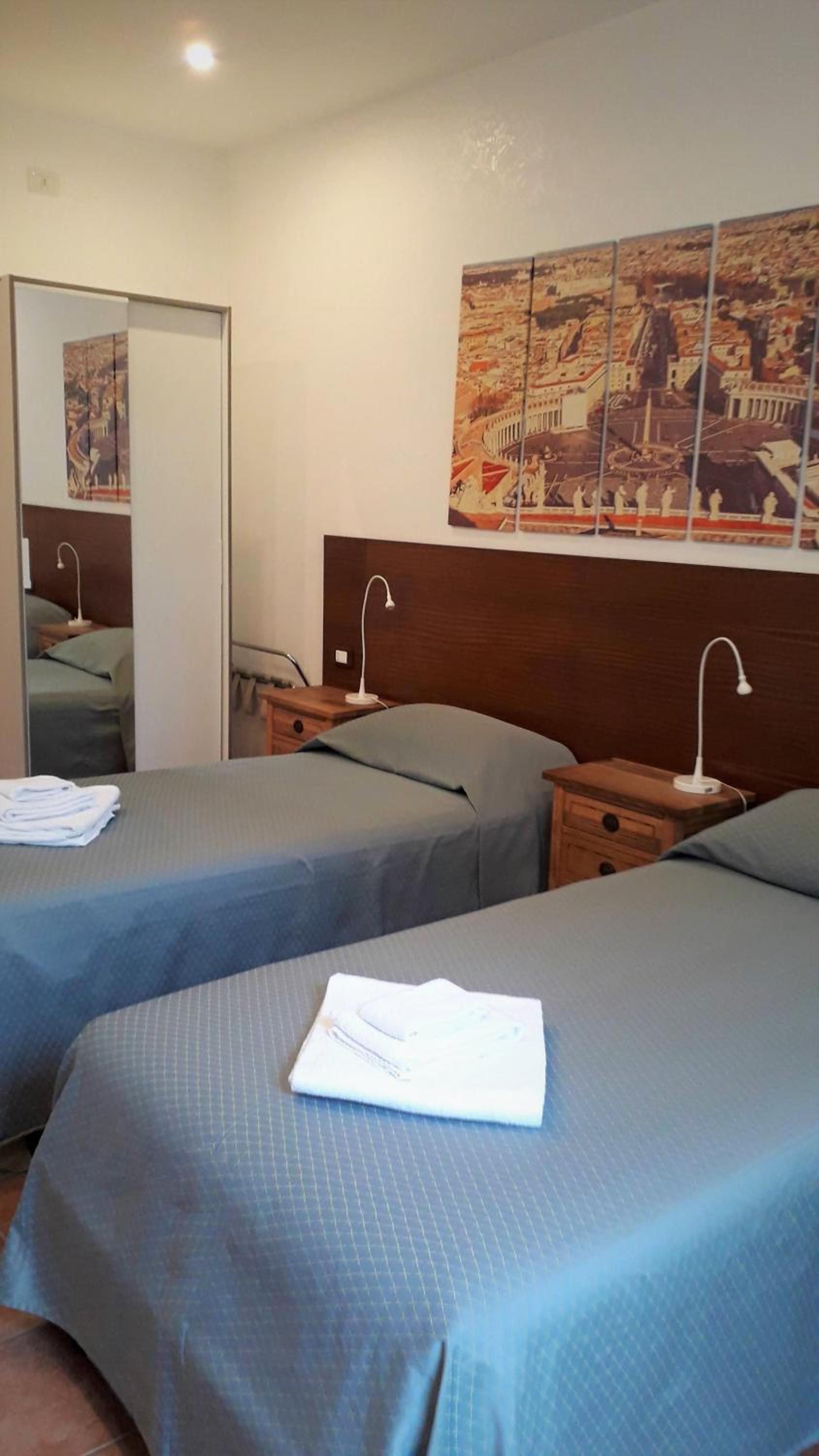 Double or Twin Room with Private Bathroom photo 1