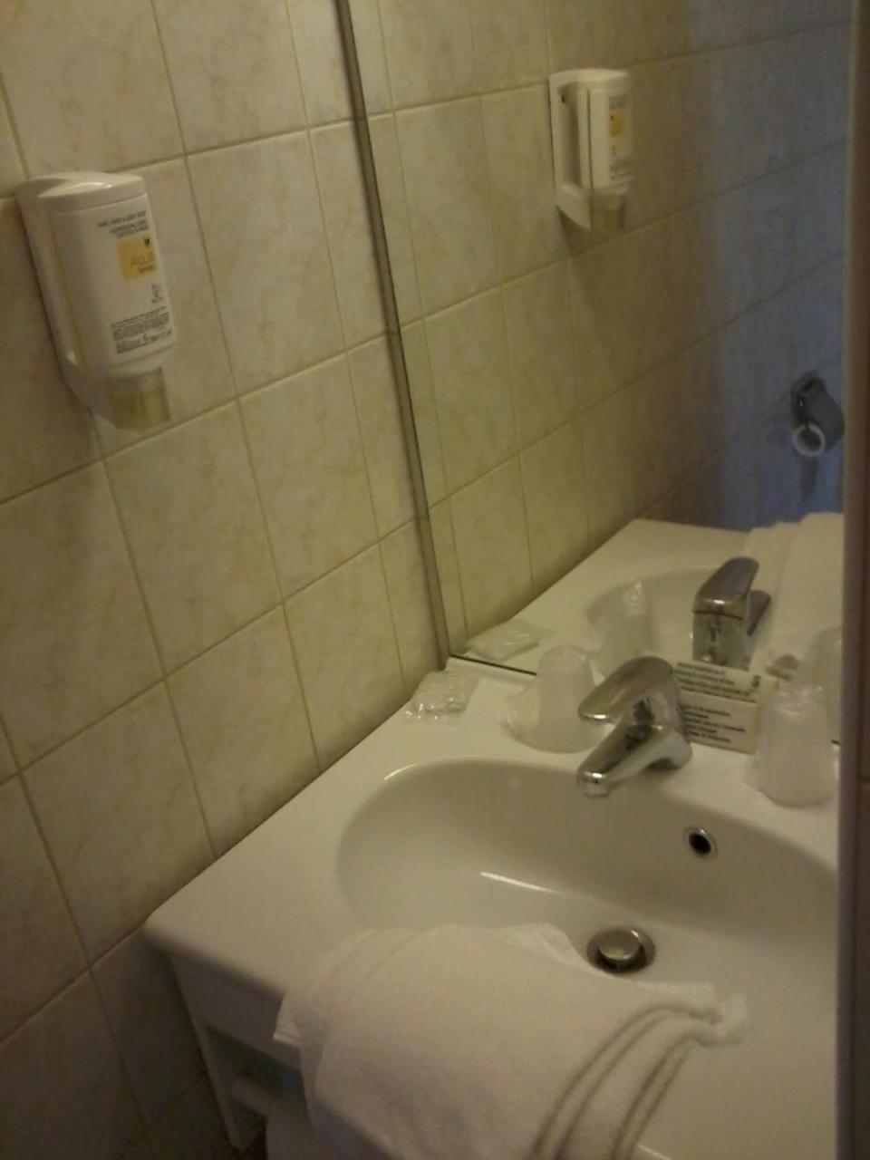 Standard Double Room photo 3