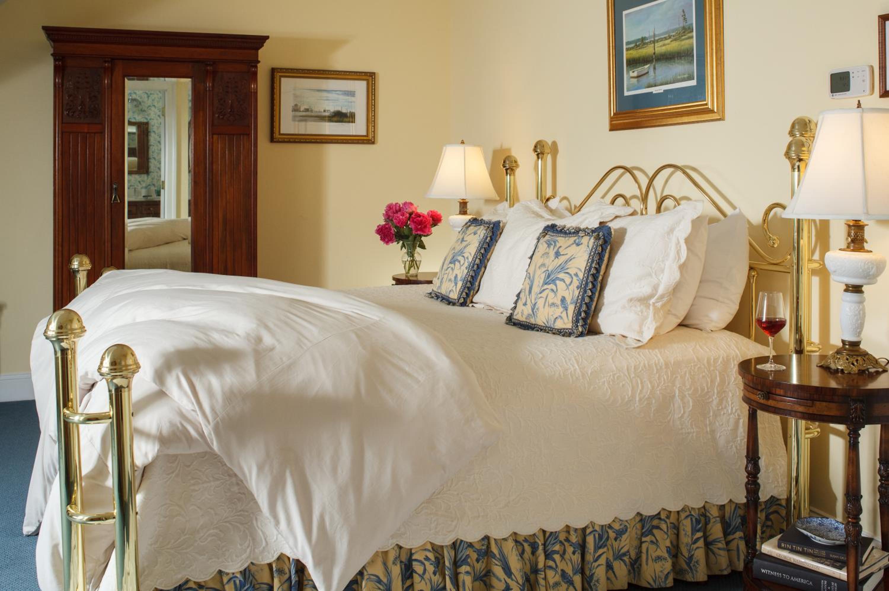 Deluxe King Room photo 1