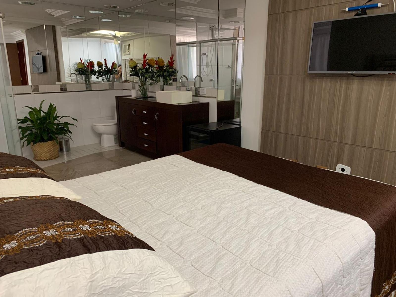 Suite - Photo 15