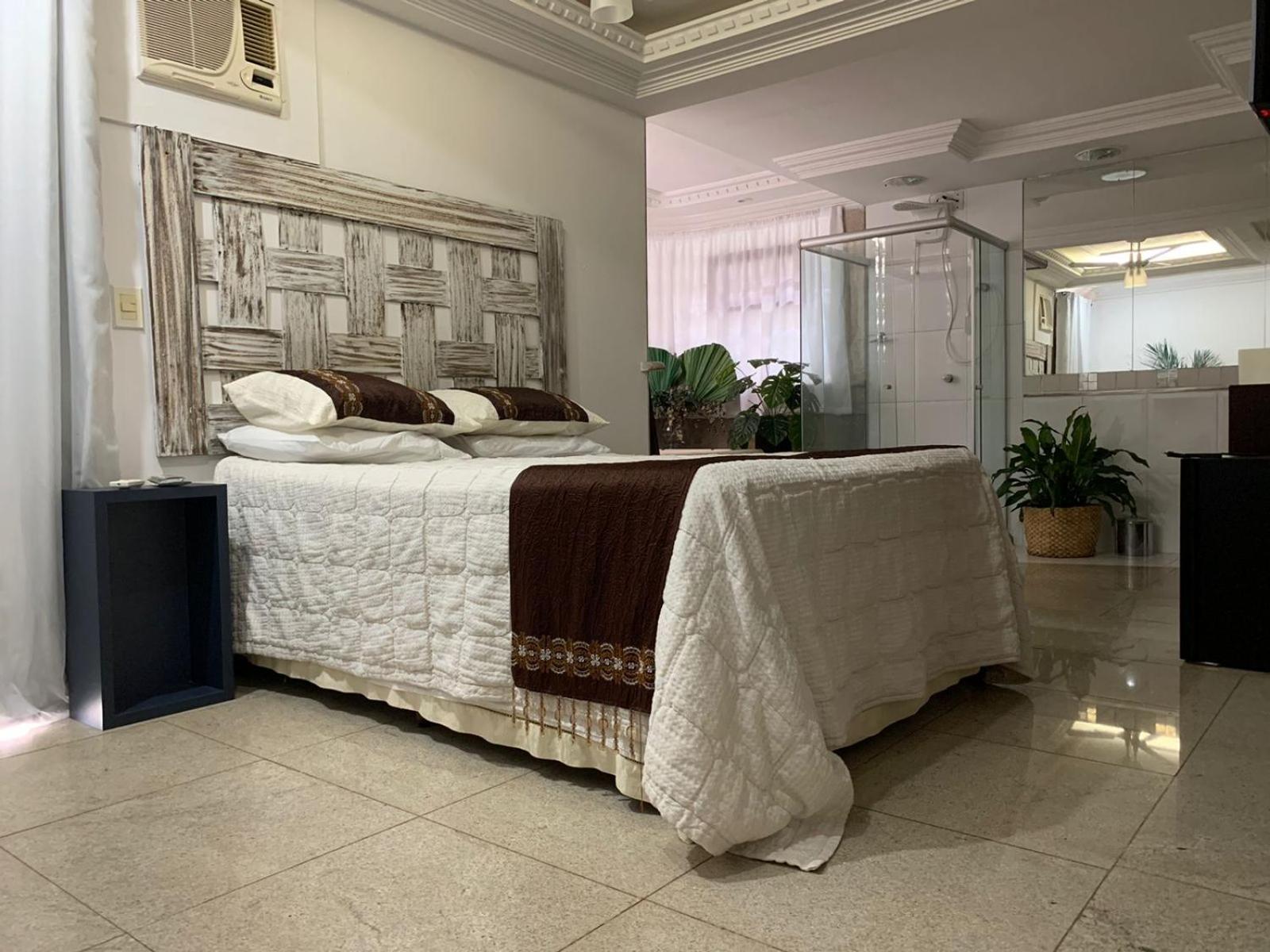 Suite - Photo 1