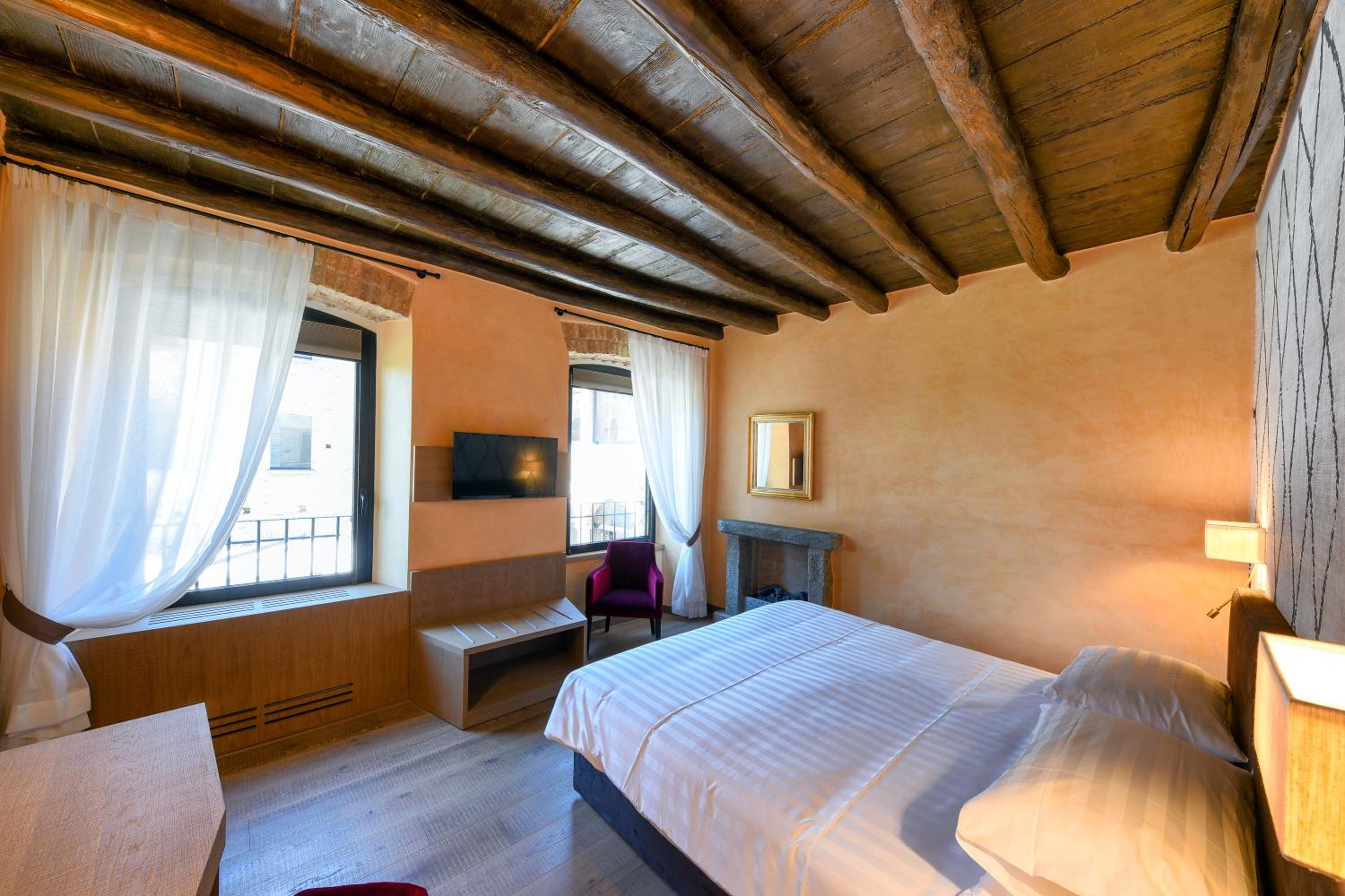 Standard King Room - Photo 1
