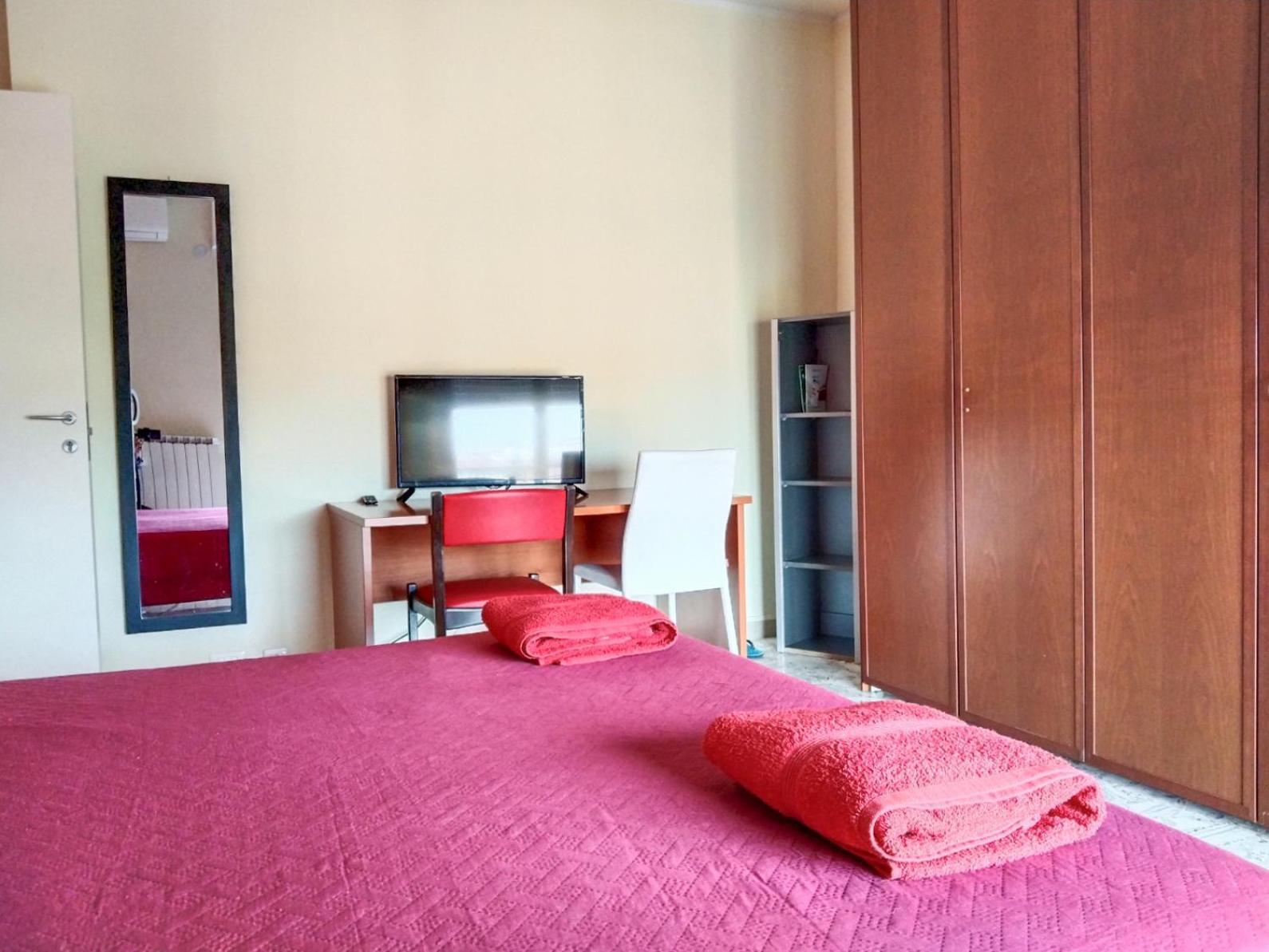 Double Room with Shared Bathroom photo 2