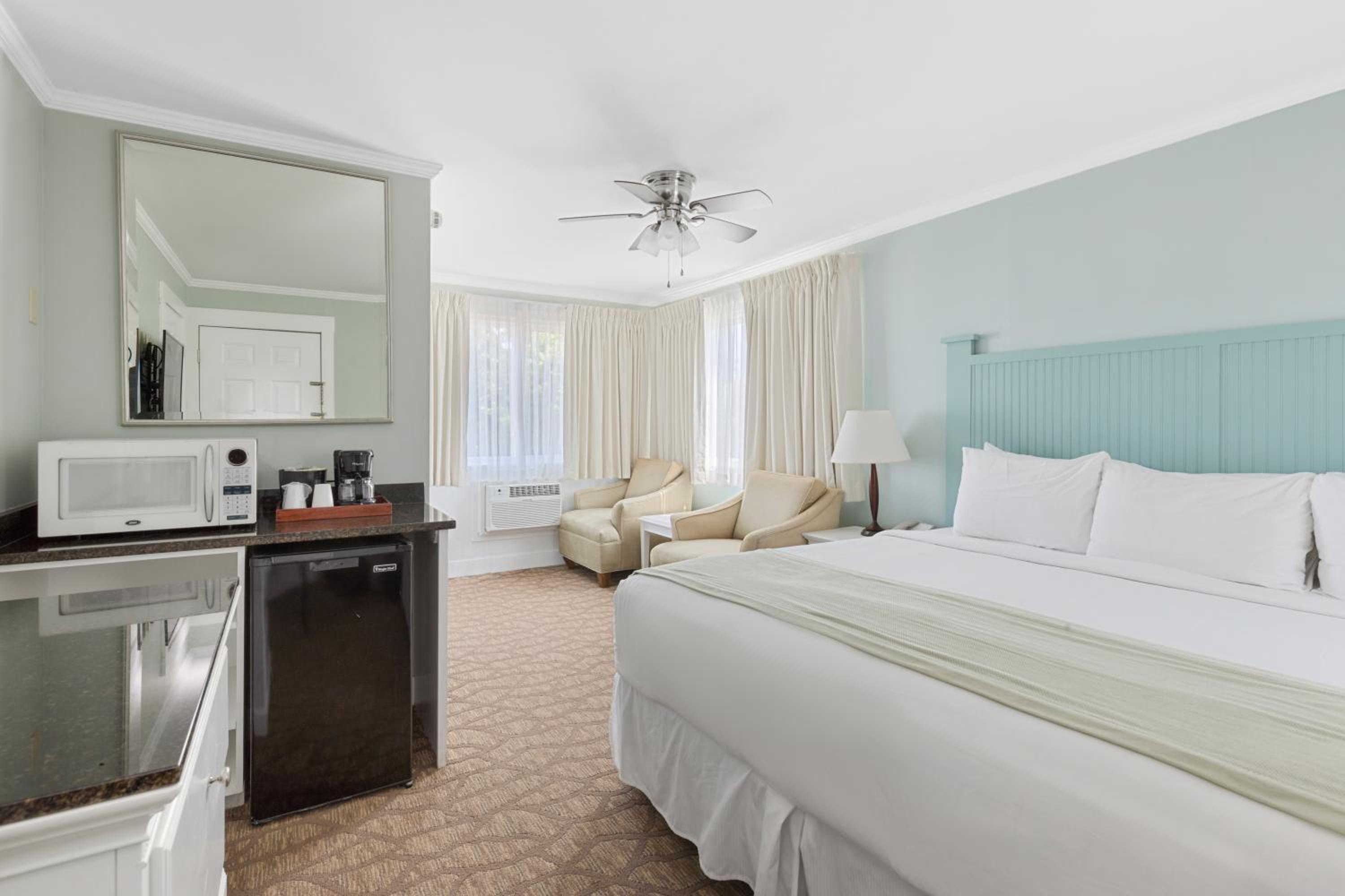 Garden Grove Deluxe King photo 1