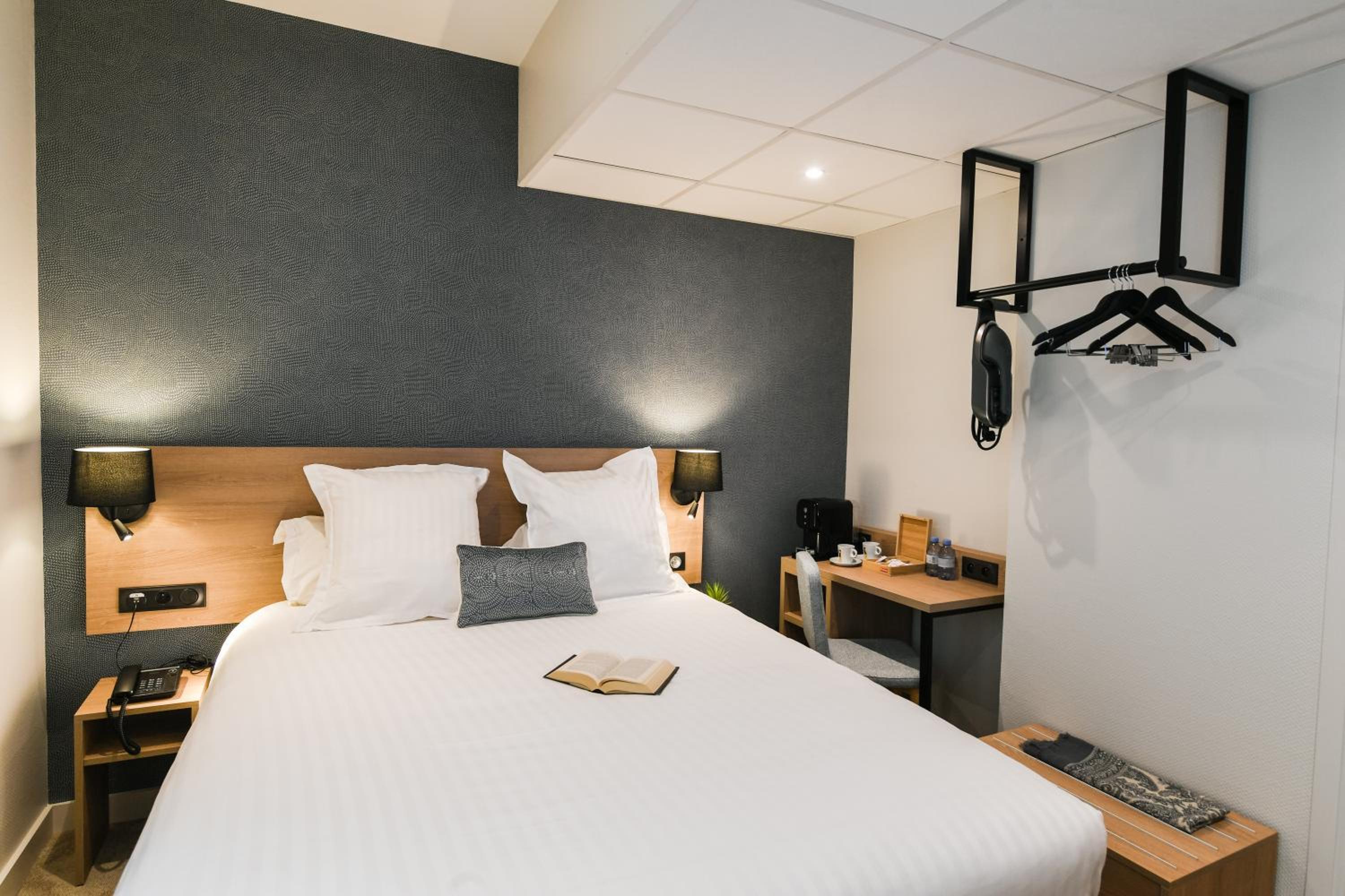 Classic Double Room - Non-Smoking - Photo 1