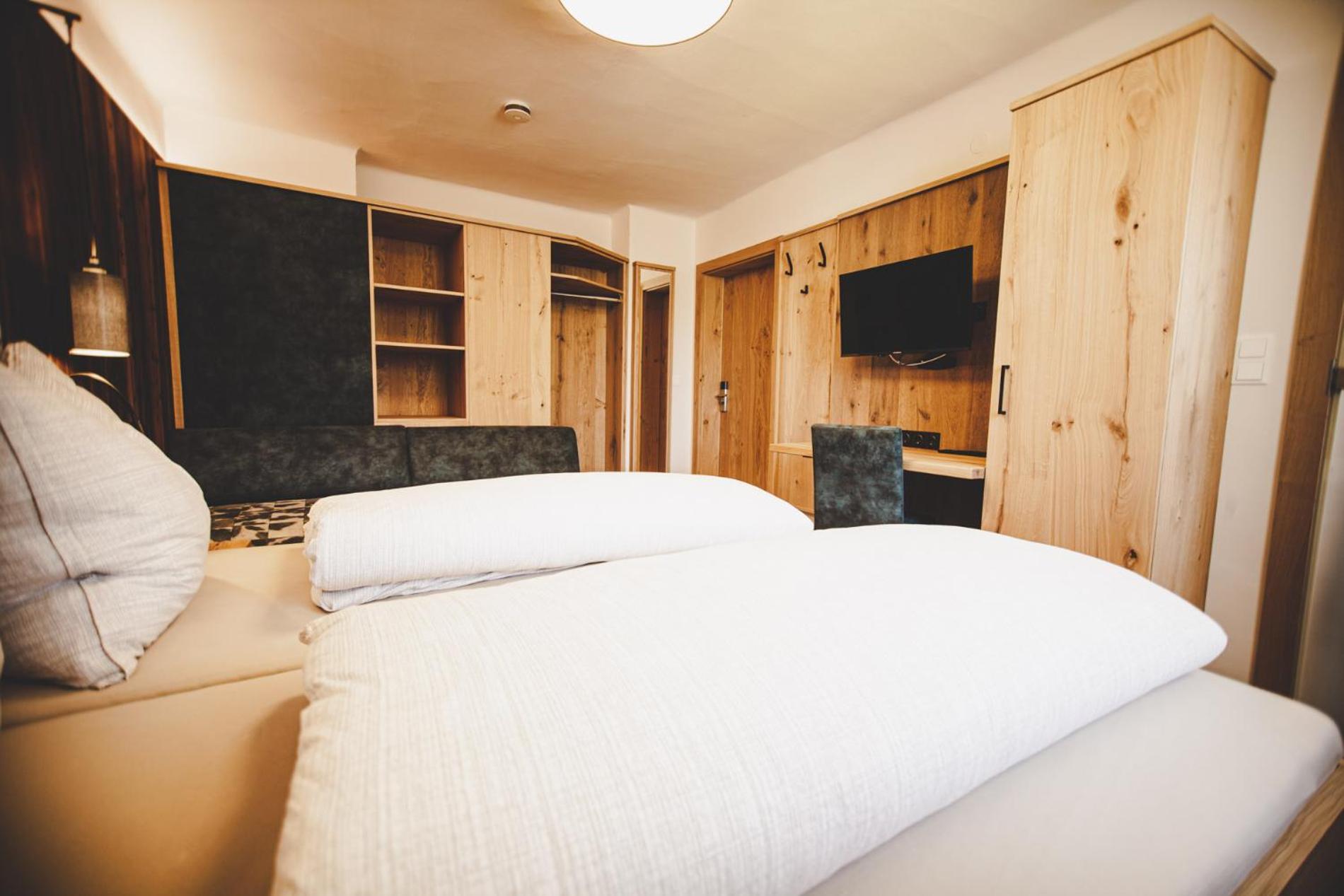 Double Room - Photo 7