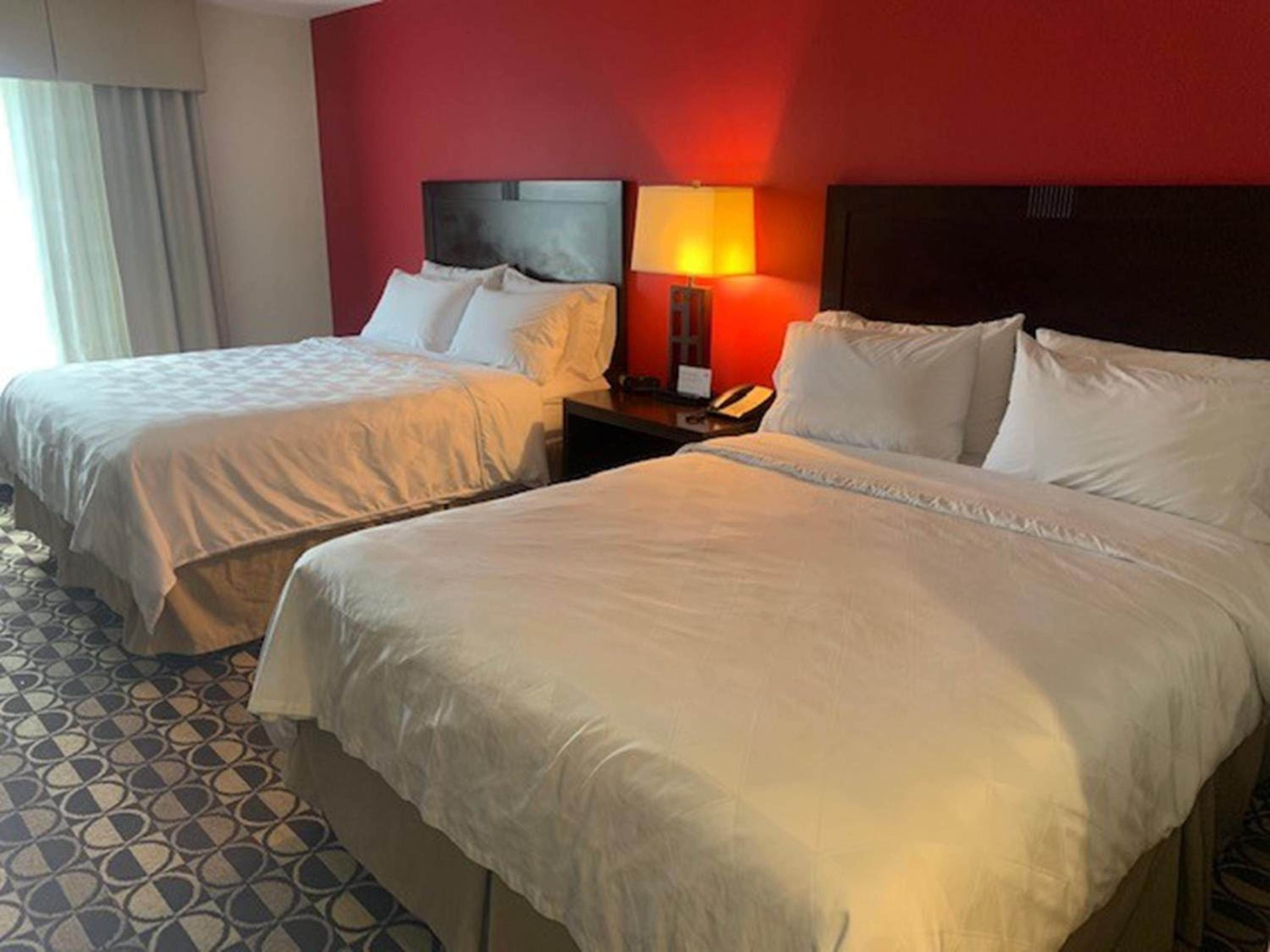 Standard Room with Two Queen Beds - Photo 2