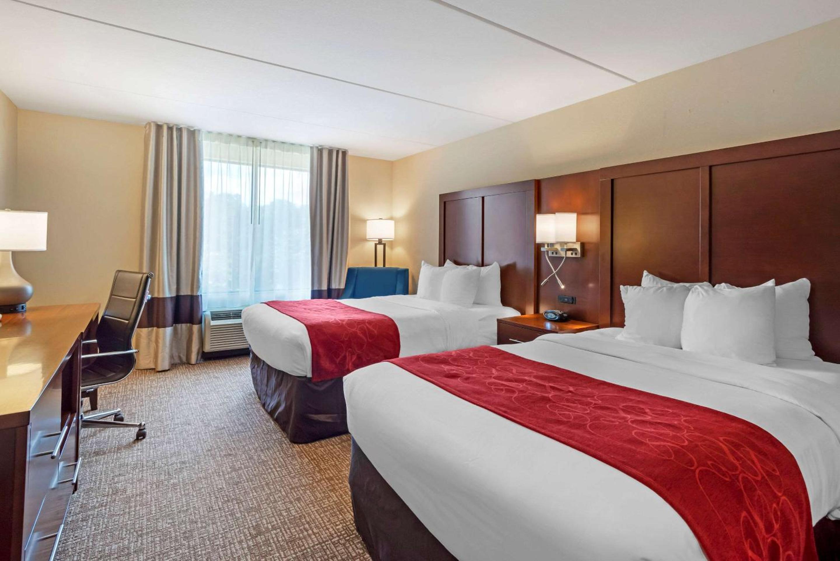 Double Room with Two Double Beds - Non-Smoking - Photo 1