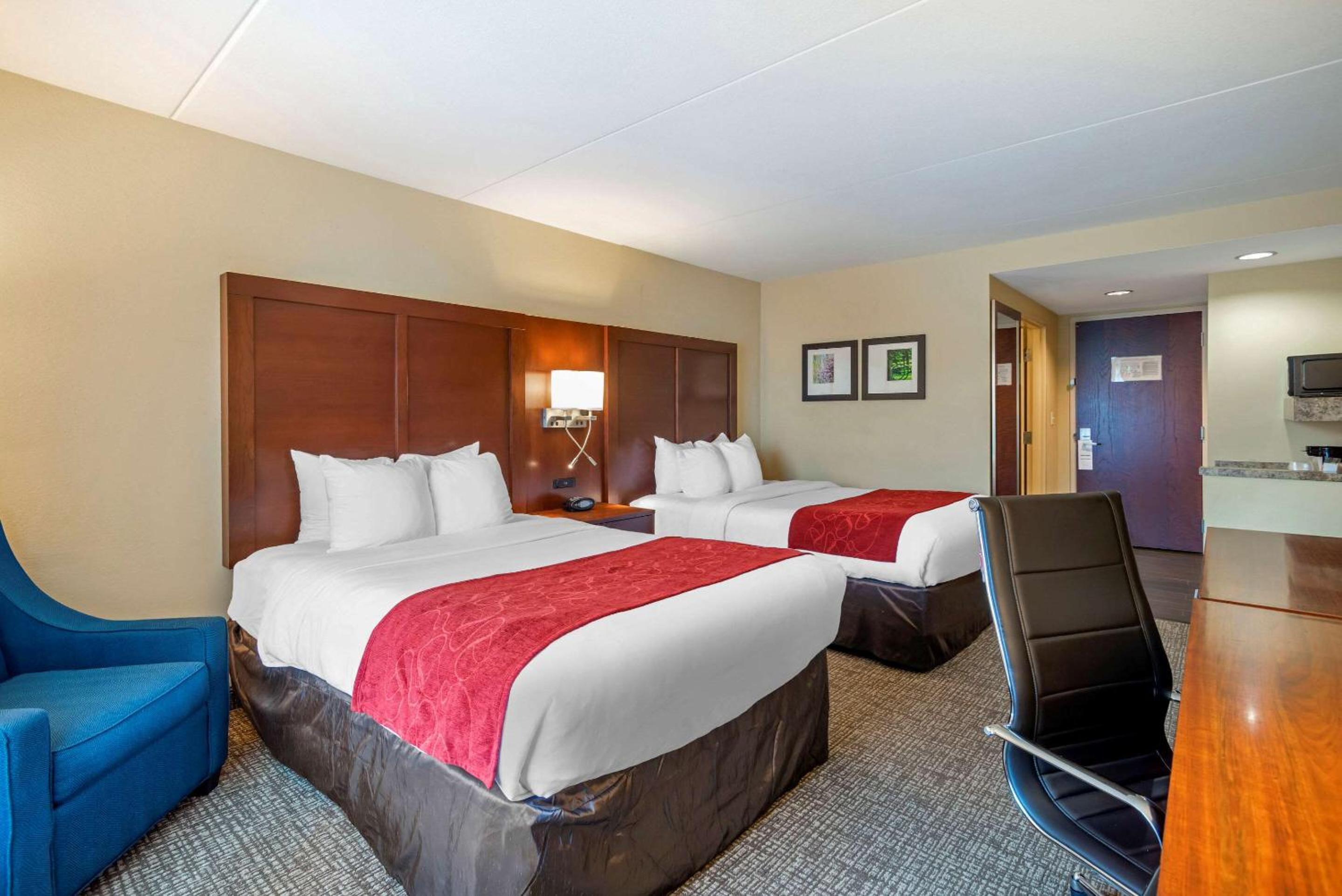 Double Room with Two Double Beds - Non-Smoking - Photo 20