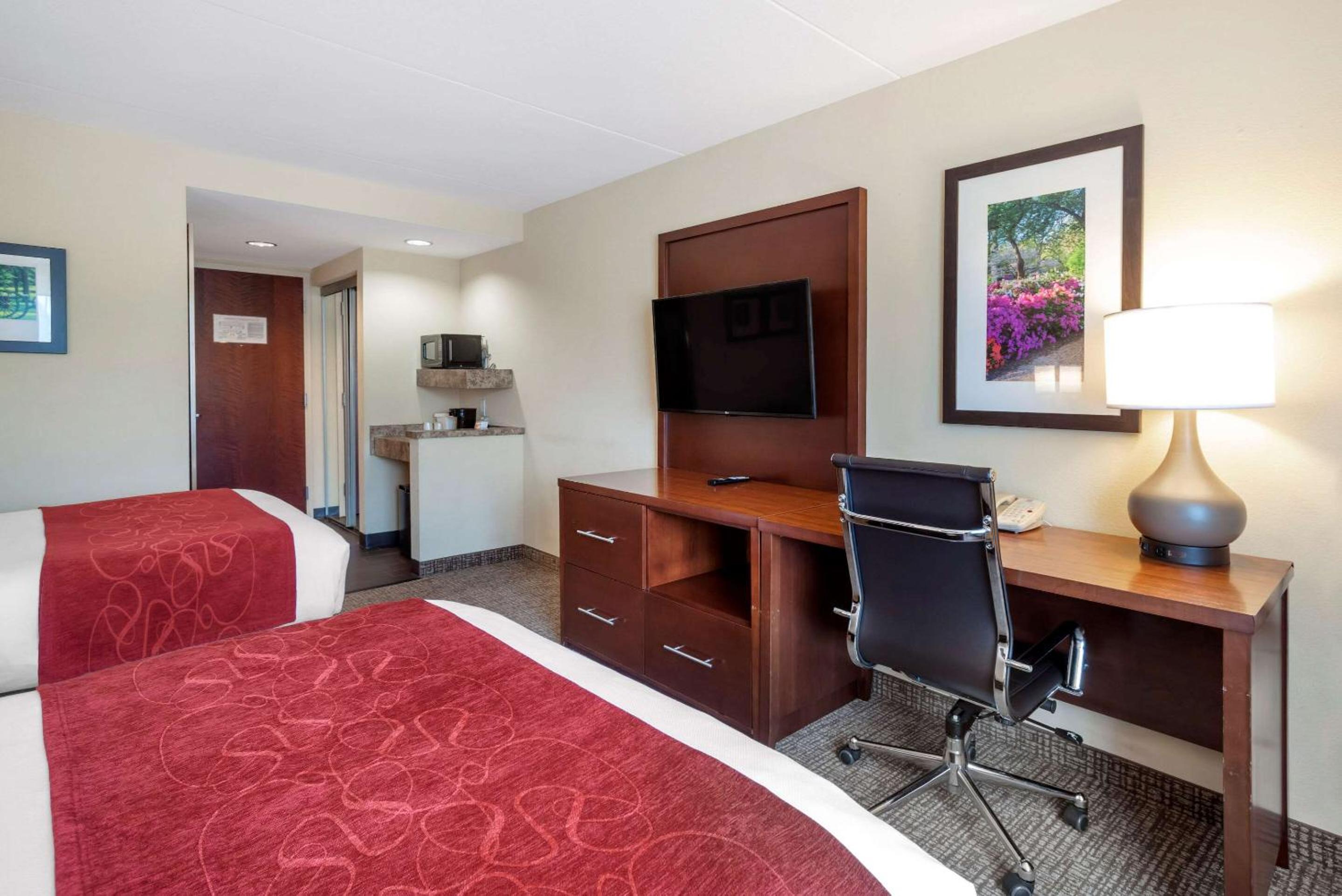 Double Room with Two Double Beds - Non-Smoking - Photo 4