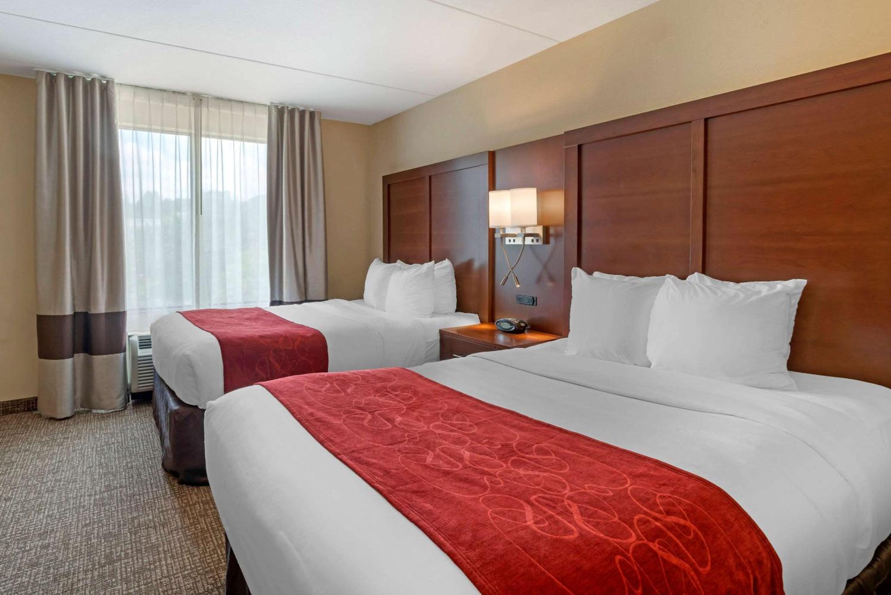 Double Room with Two Double Beds - Non-Smoking - Photo 15