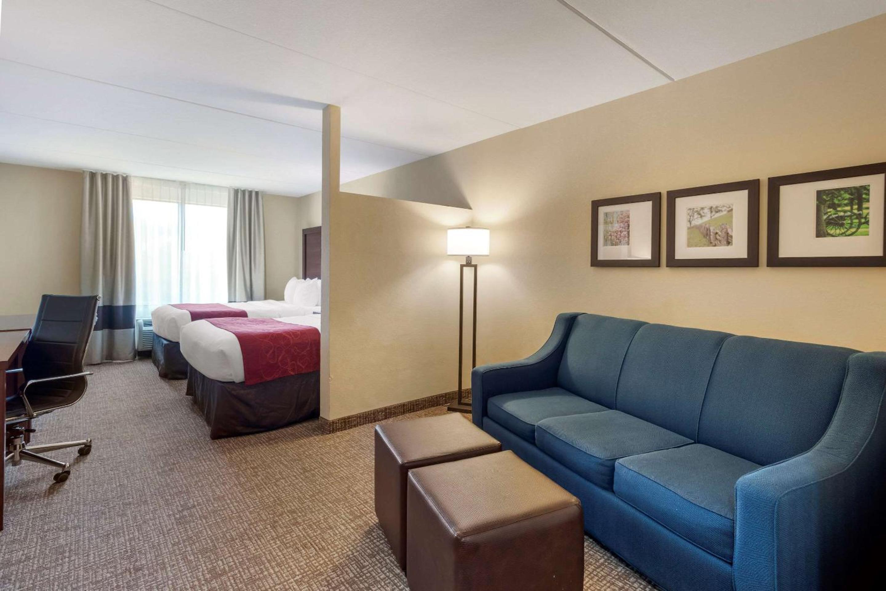 Double Suite with Two Double Beds - Non-Smoking - Photo 5
