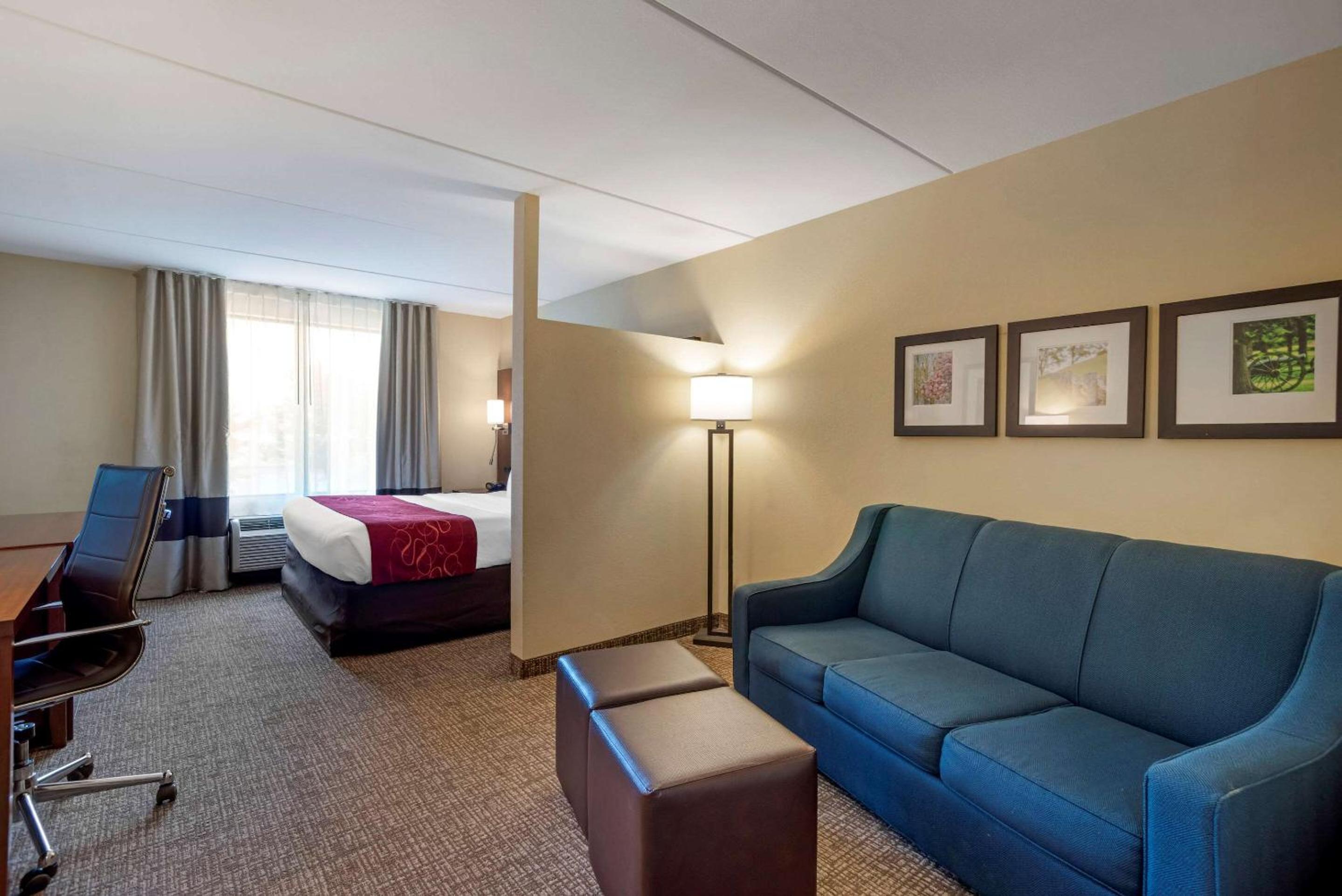 Double Suite with Two Double Beds - Non-Smoking - Photo 20