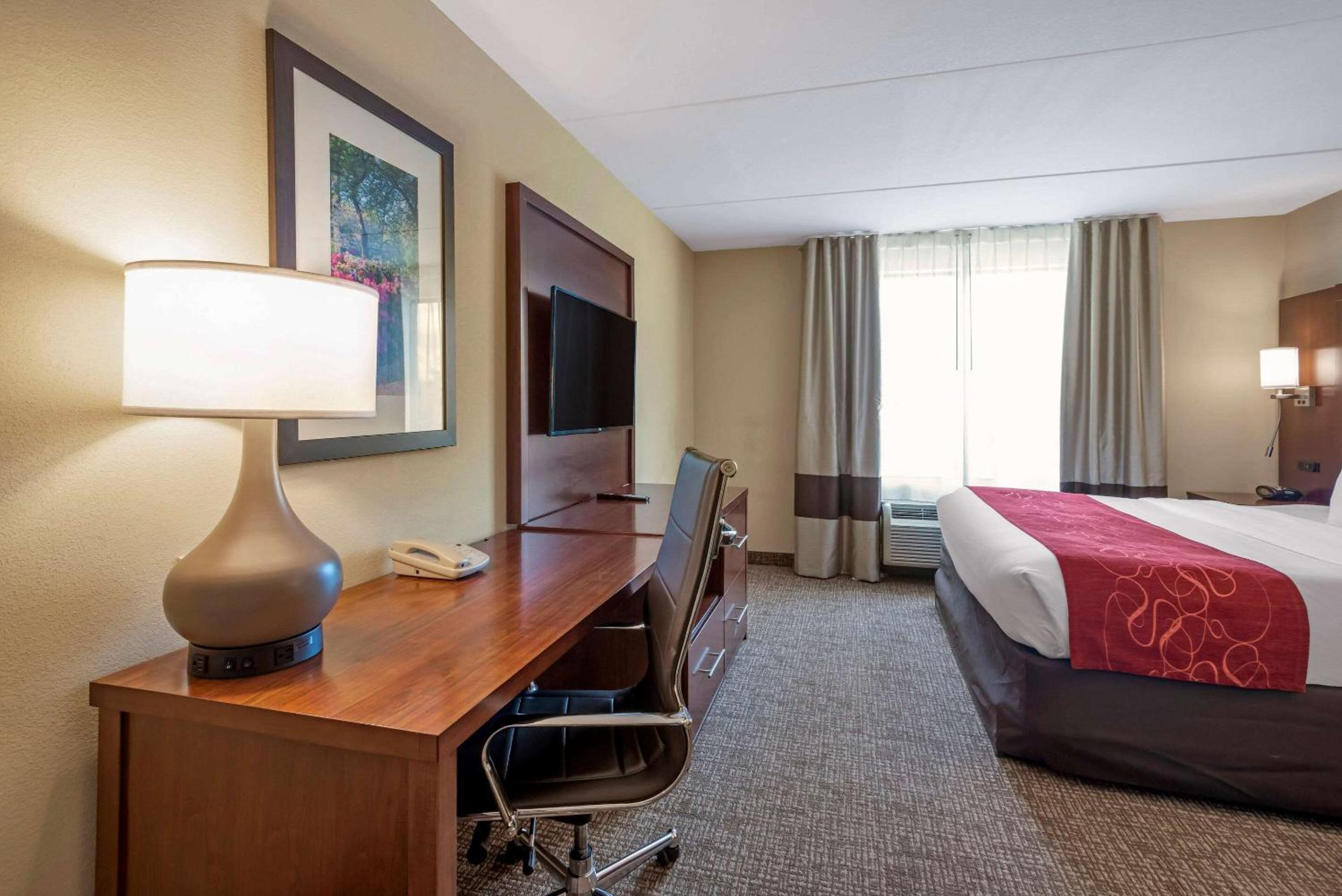 Double Suite with Two Double Beds - Non-Smoking - Photo 4