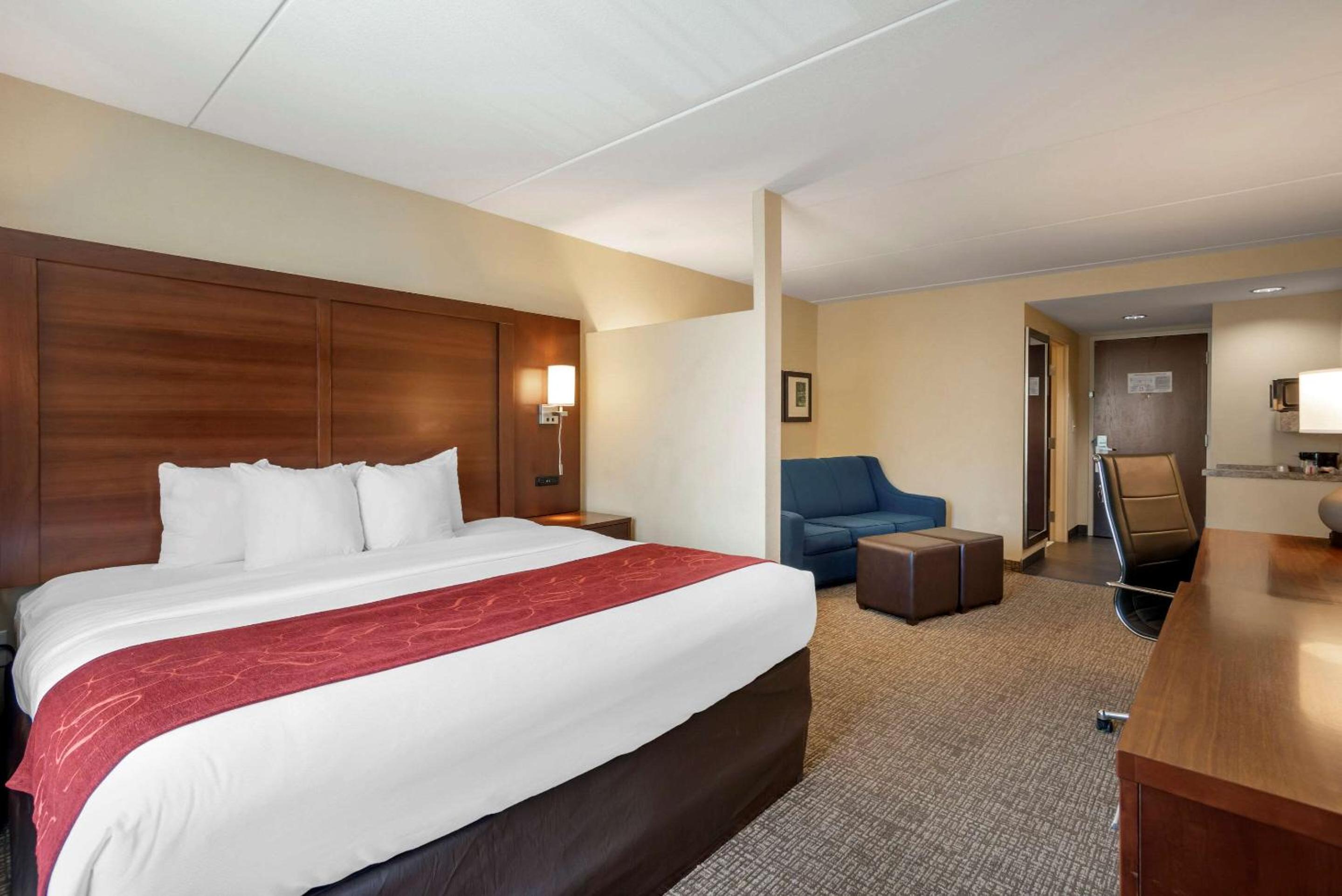 Double Suite with Two Double Beds - Non-Smoking - Photo 9
