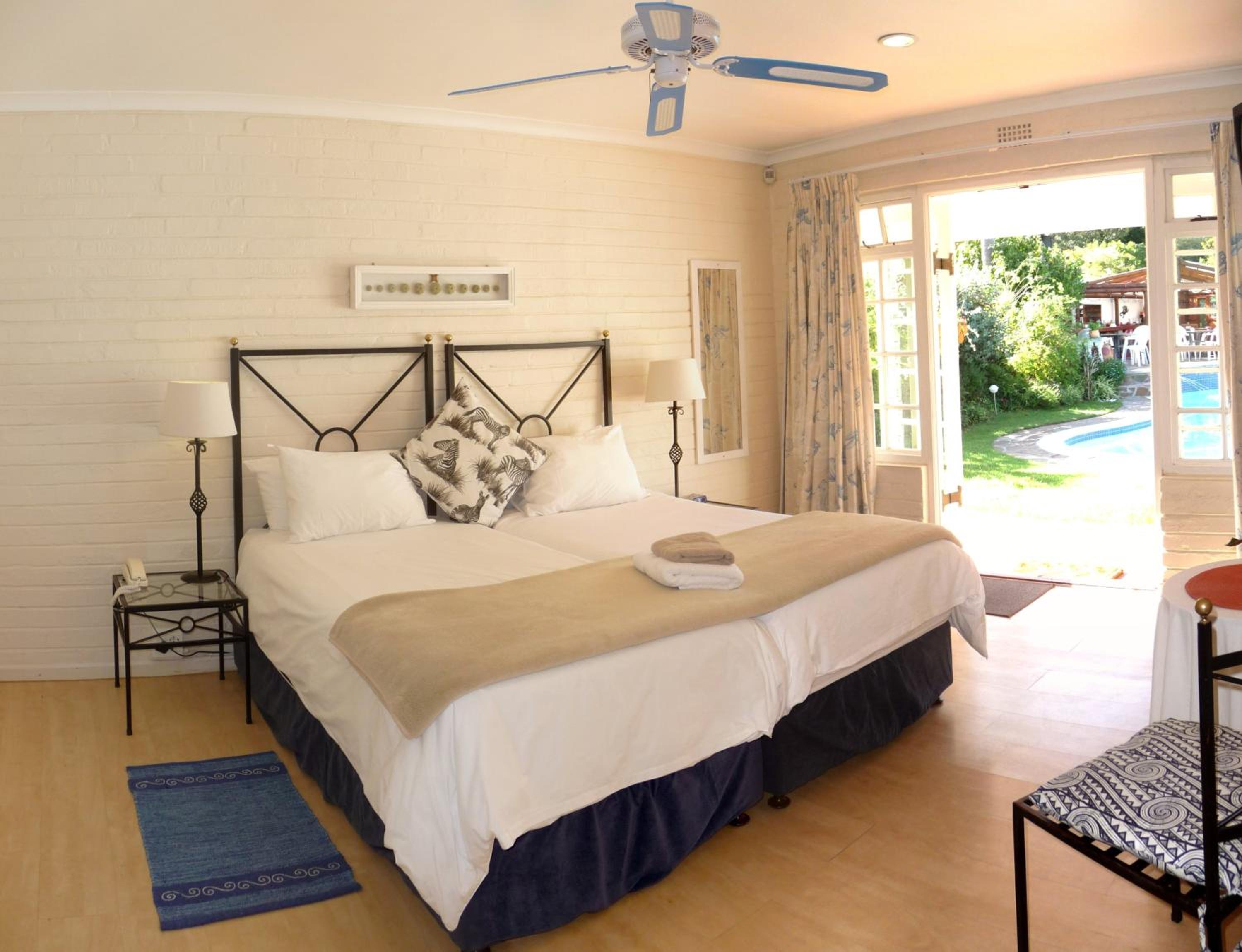 Twin Room with Pool View - Van der Stel