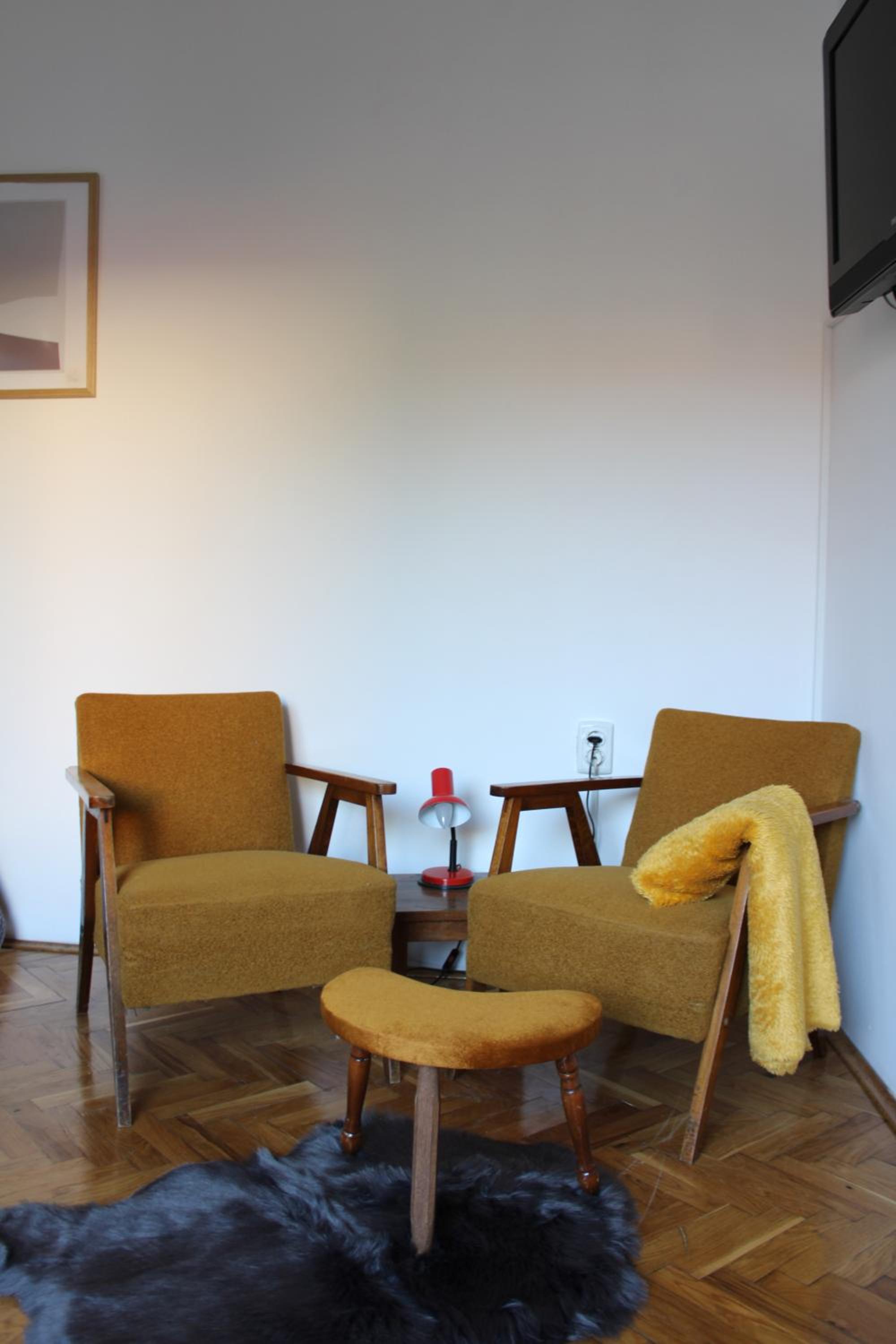 One-Bedroom Apartment - Photo 13