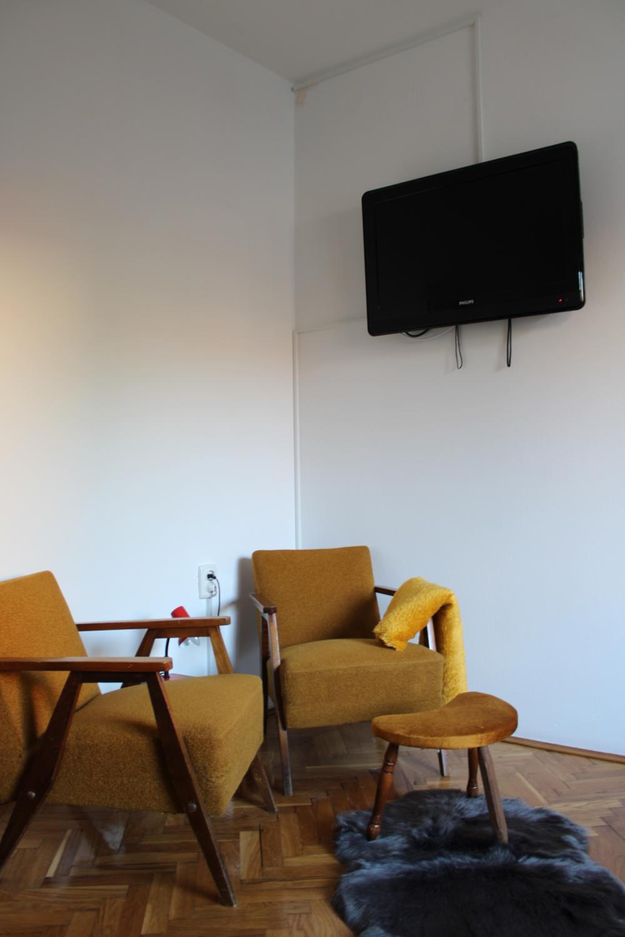 One-Bedroom Apartment - Photo 12