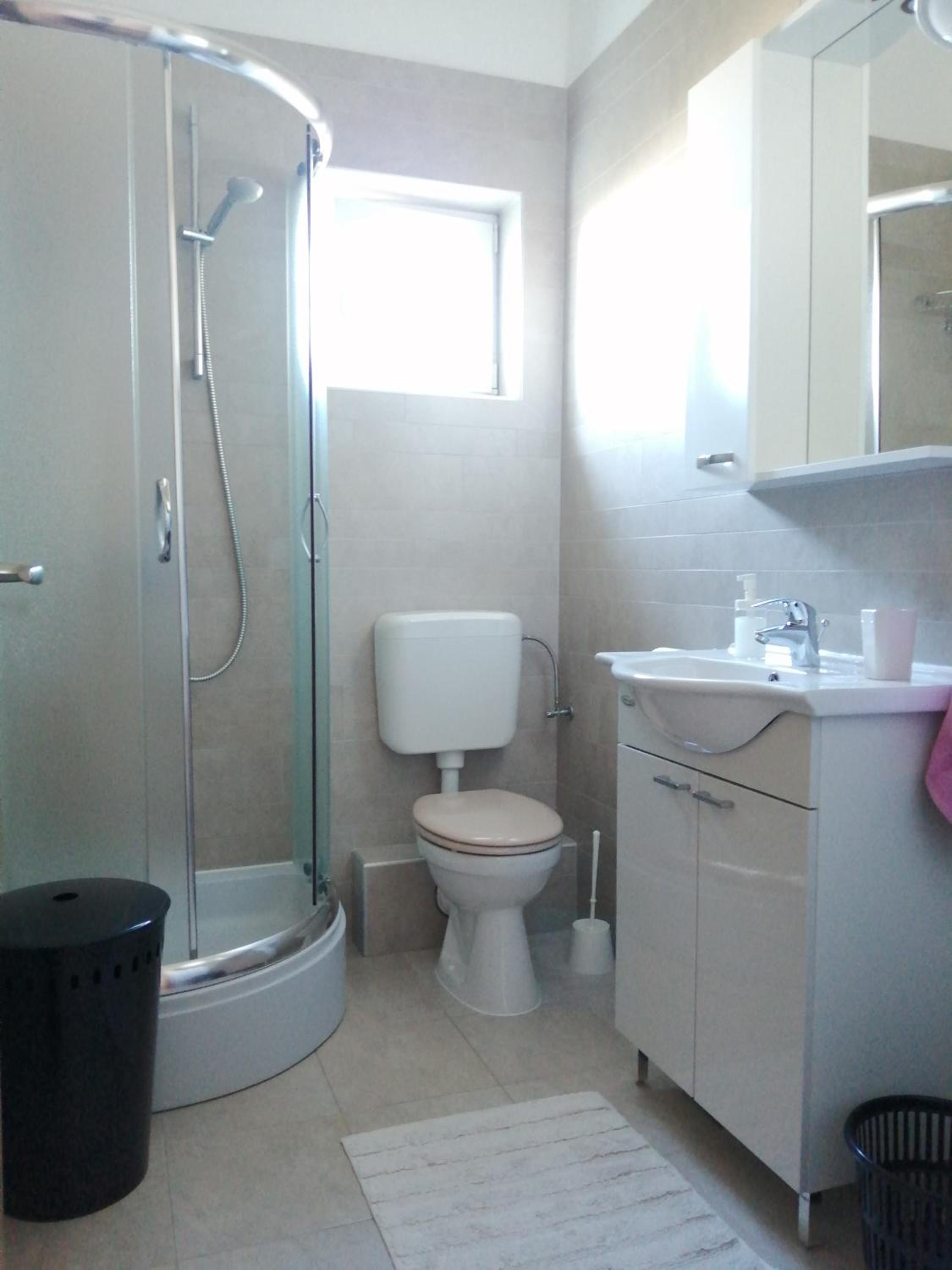 Apartment with Terrace - Photo 14