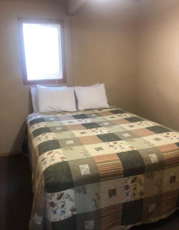 Two-Bedroom Cabin  photo 3