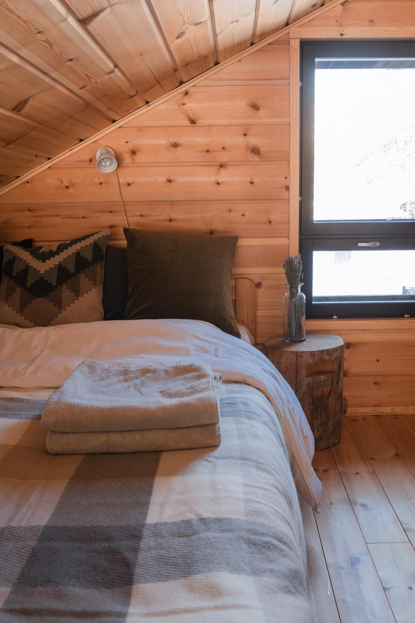 Three-Bedroom Villa - Photo 11