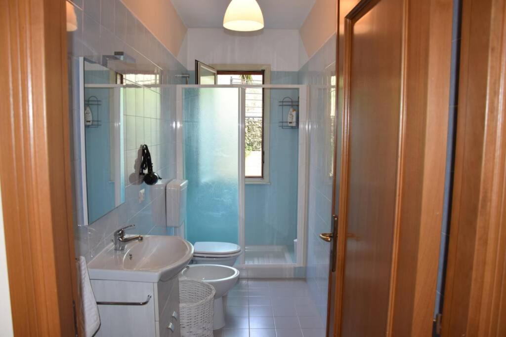 One-Bedroom Apartment - Photo 2