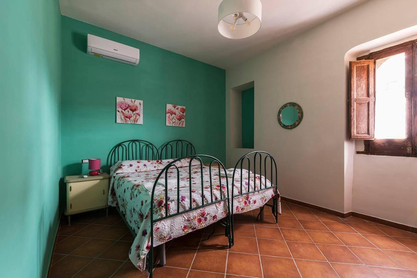 Double Room with Private Bathroom - Photo 1