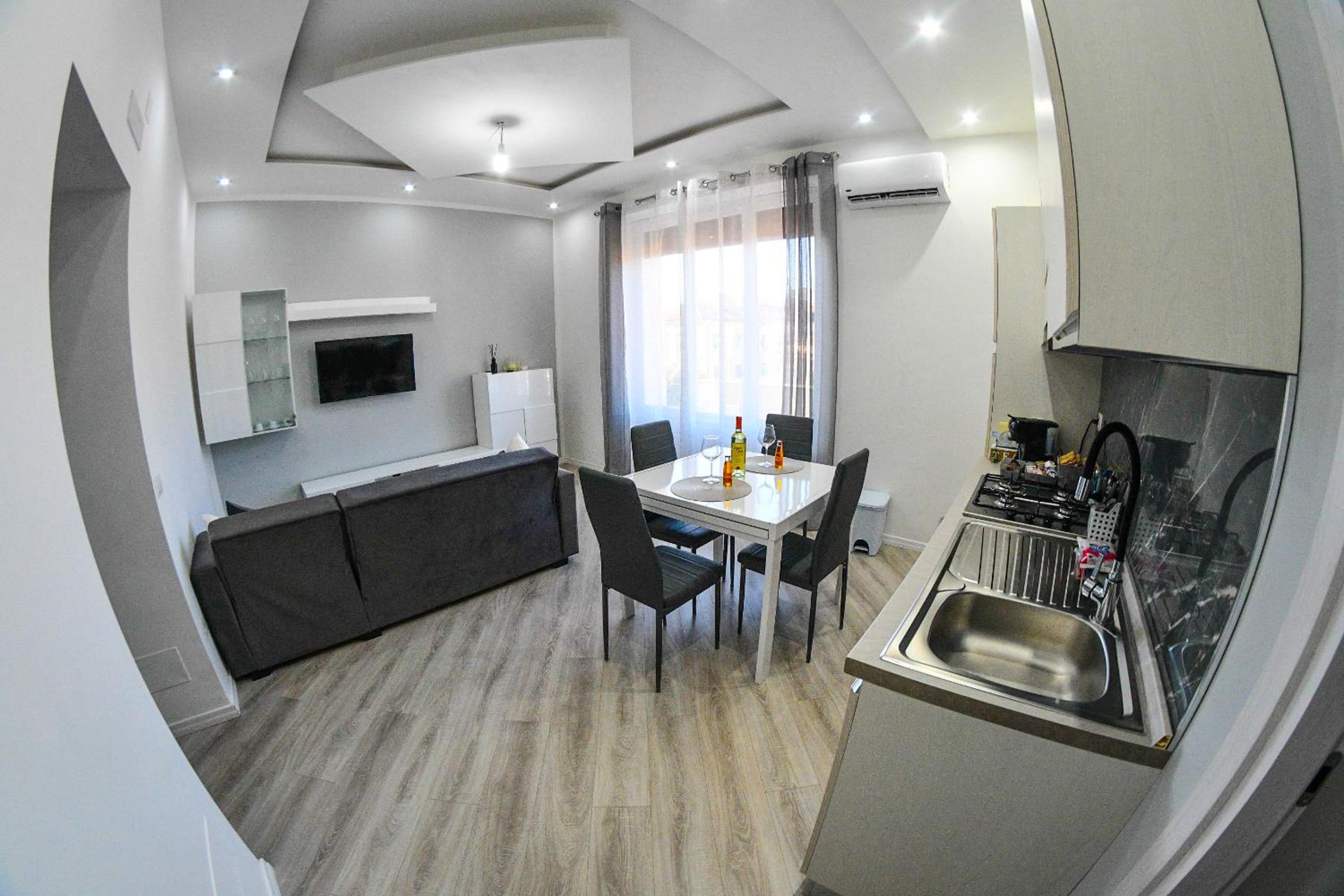 Double Room - Photo 16