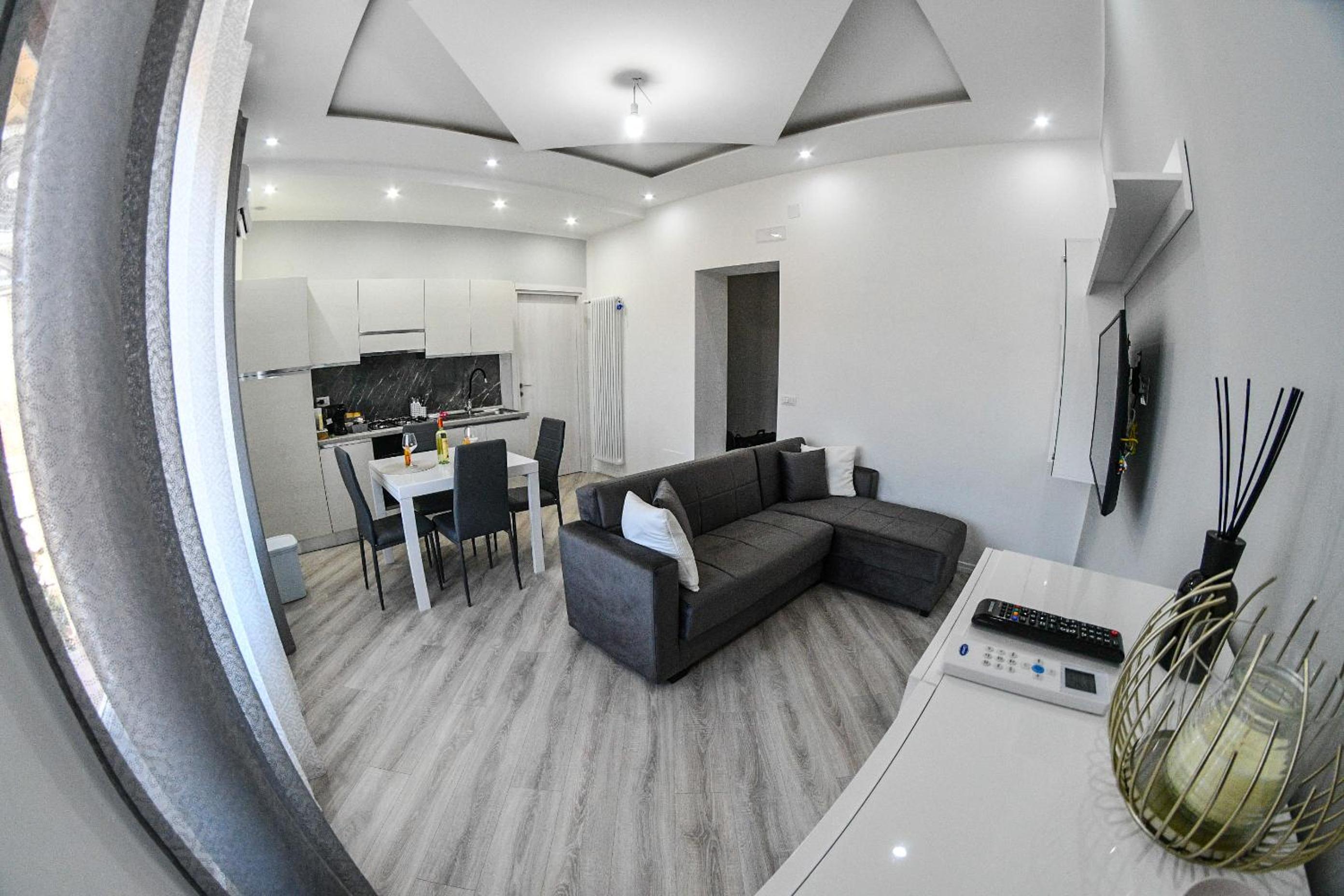 Double Room - Photo 14