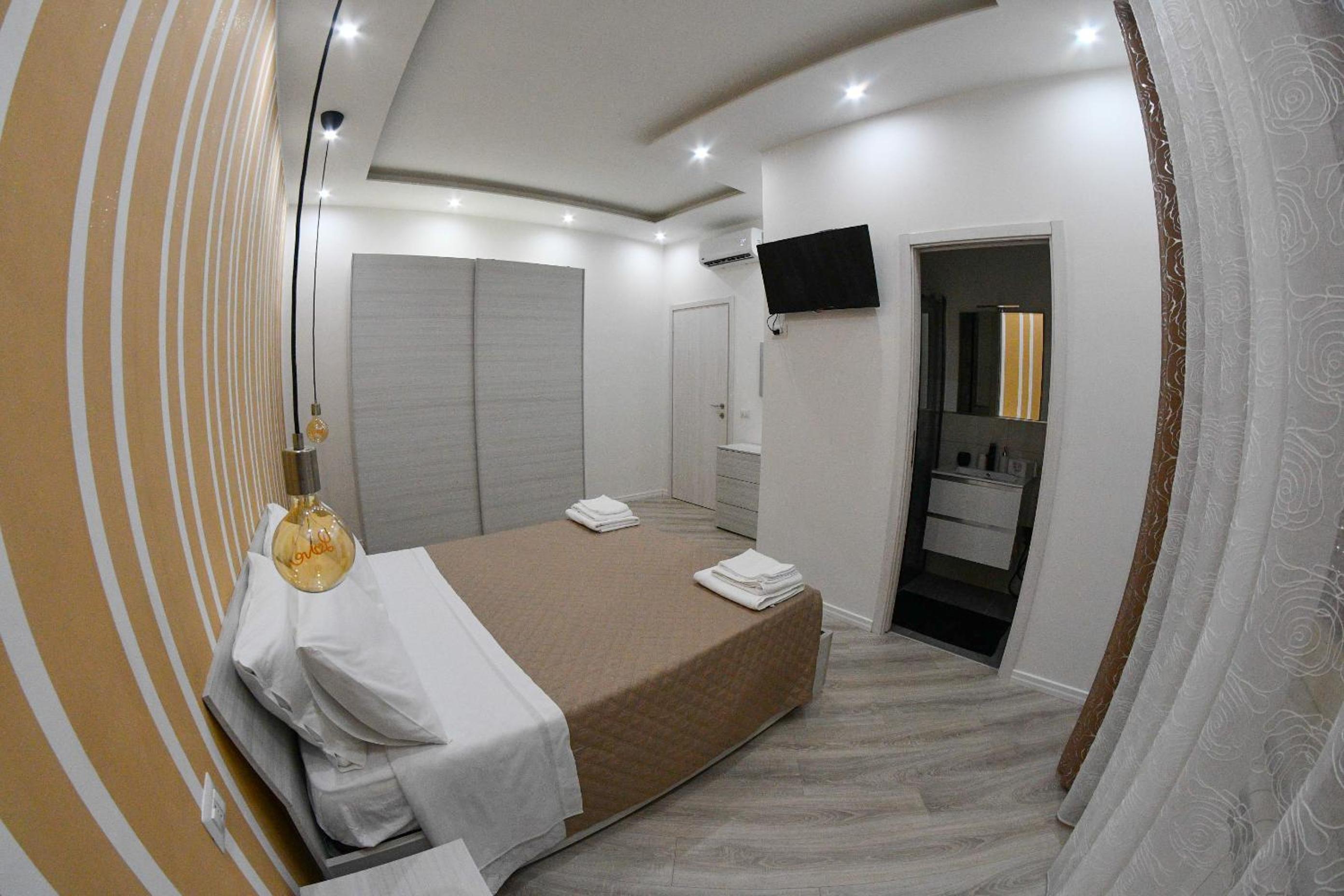 Double Room - Photo 2