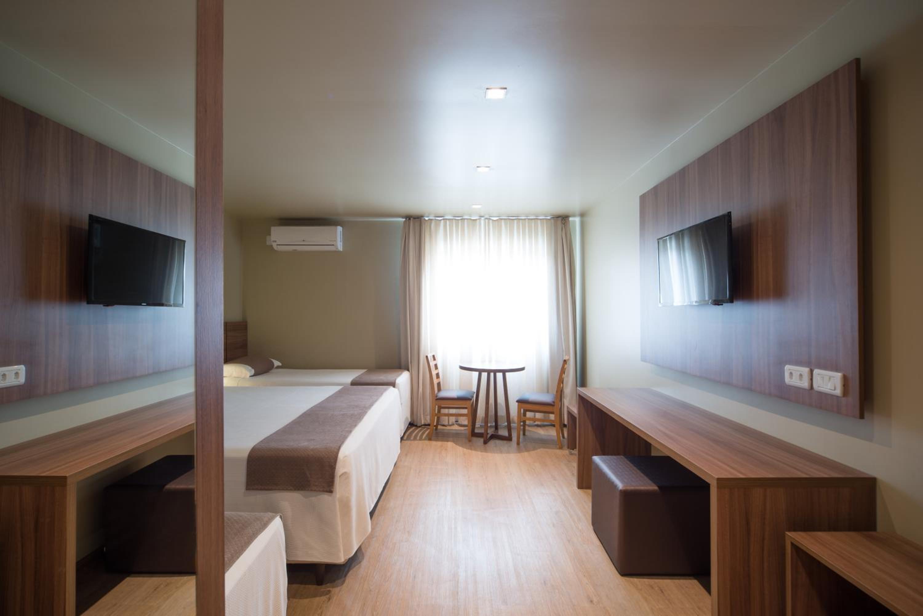 Superior Quadruple Room photo 2