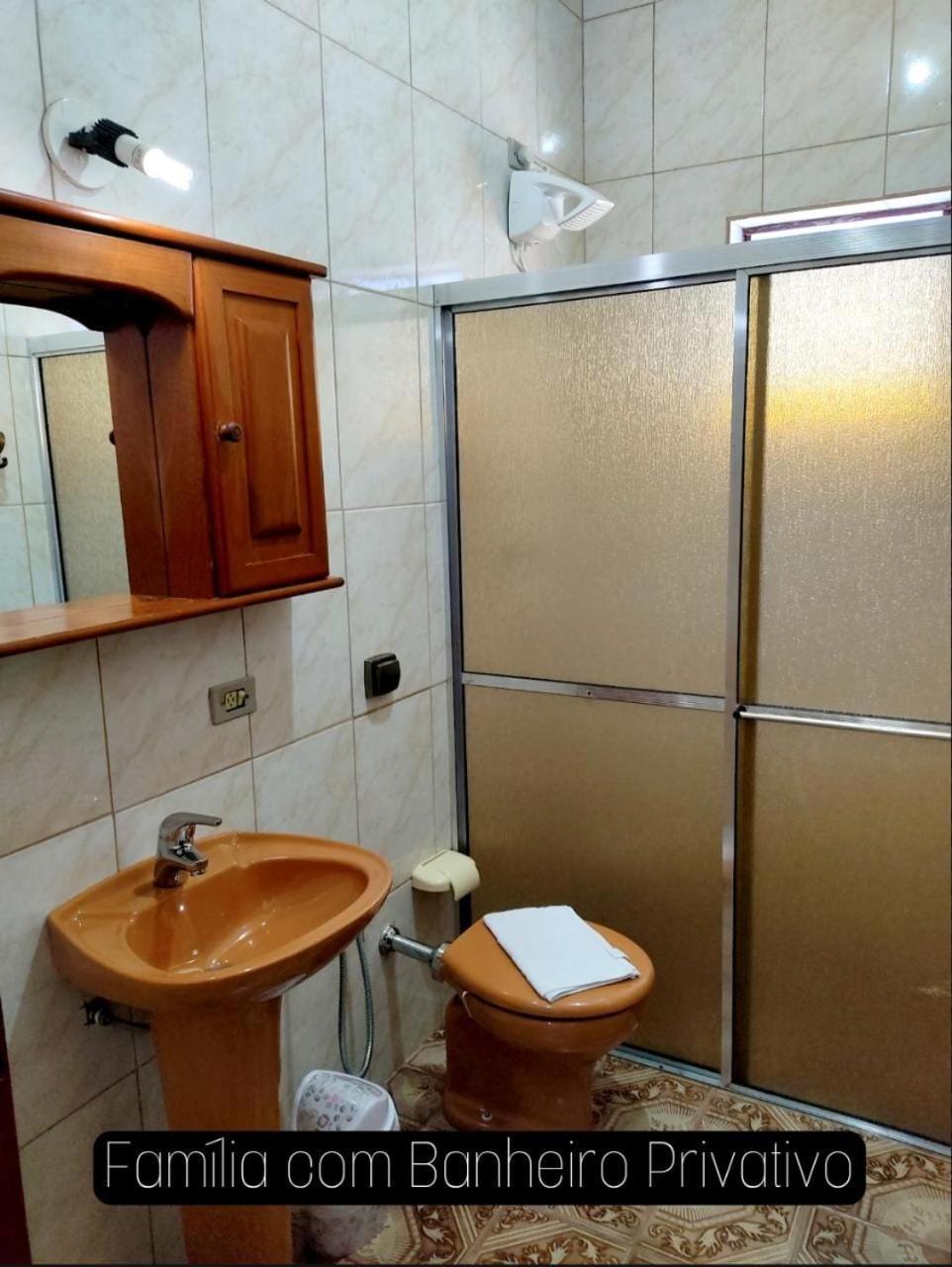 Family Room with Private Bathroom - Photo 3