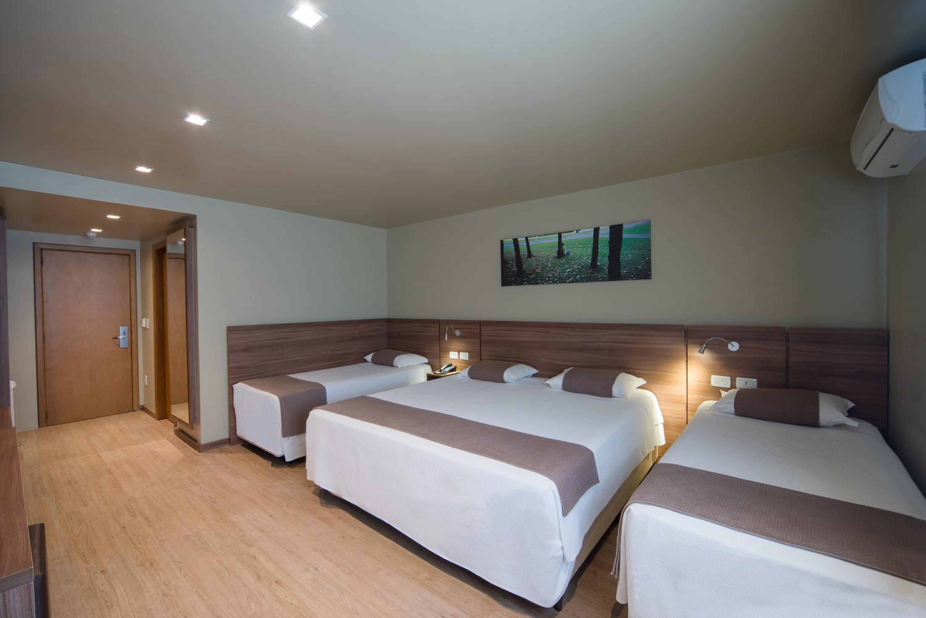 Superior Quadruple Room photo 1