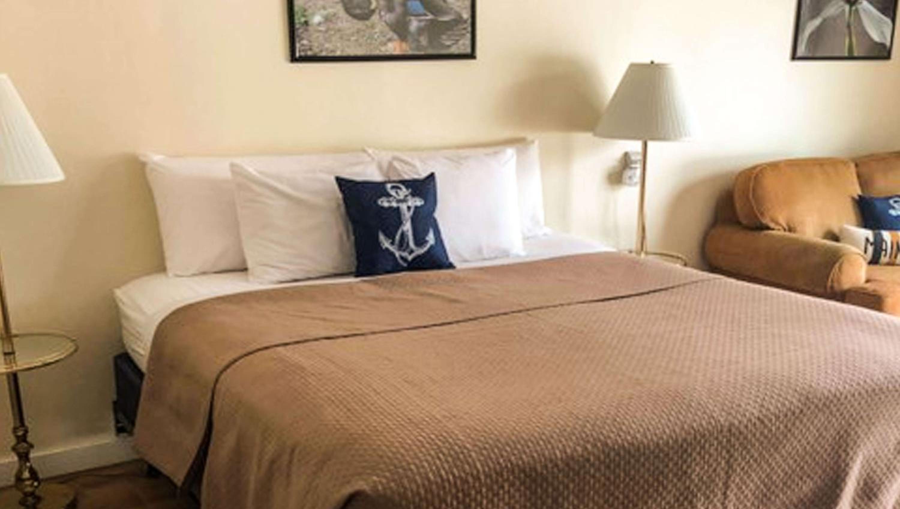 Standard King Room - Photo 1