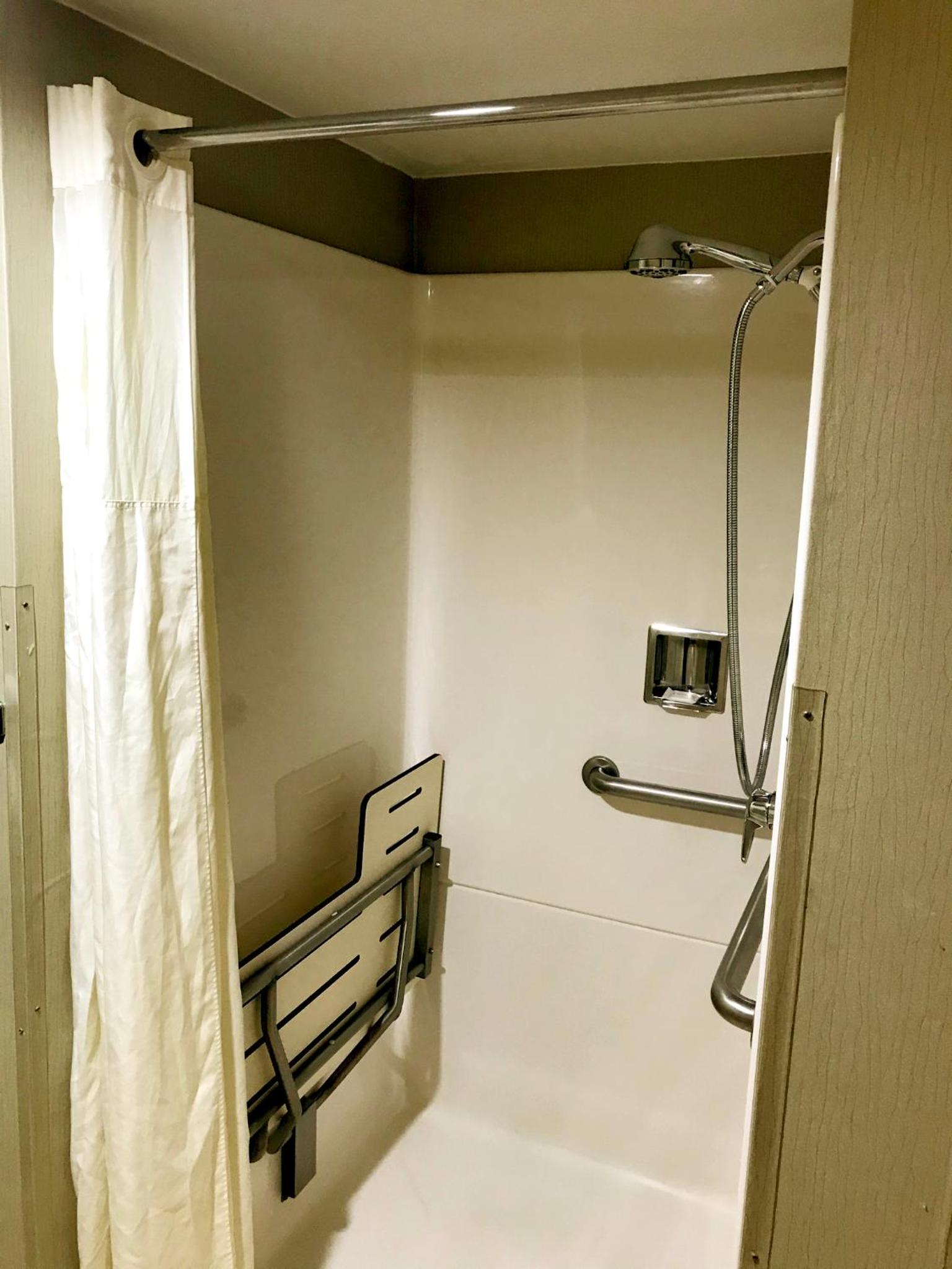 Single Room - Photo 10