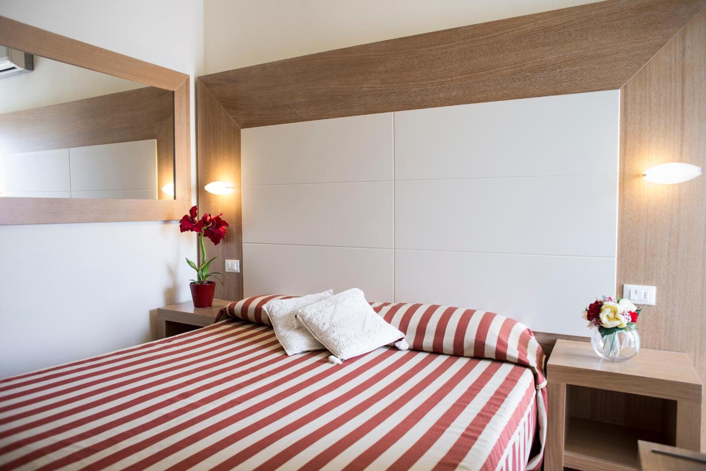 Double Room - Photo 5
