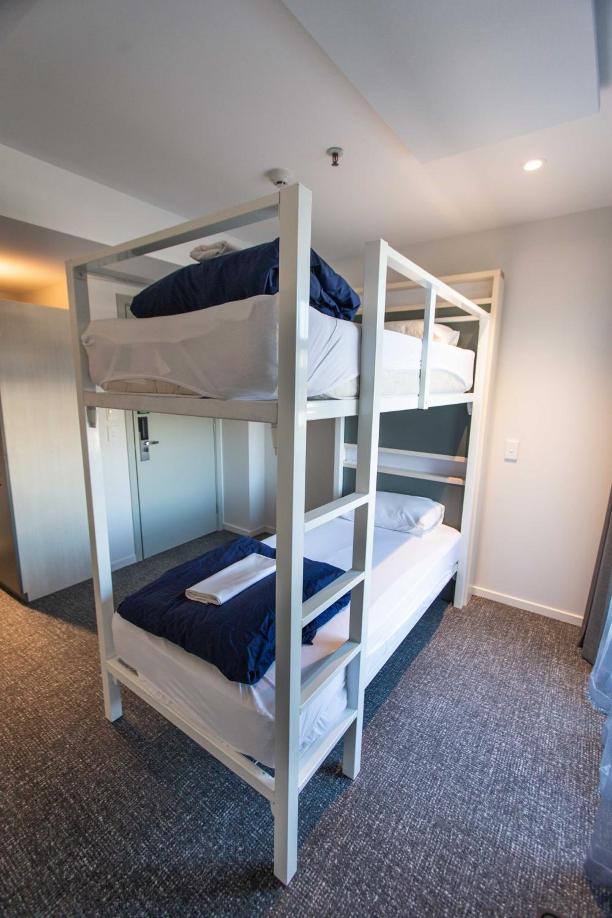 Classic Triple Room thumbnail 6