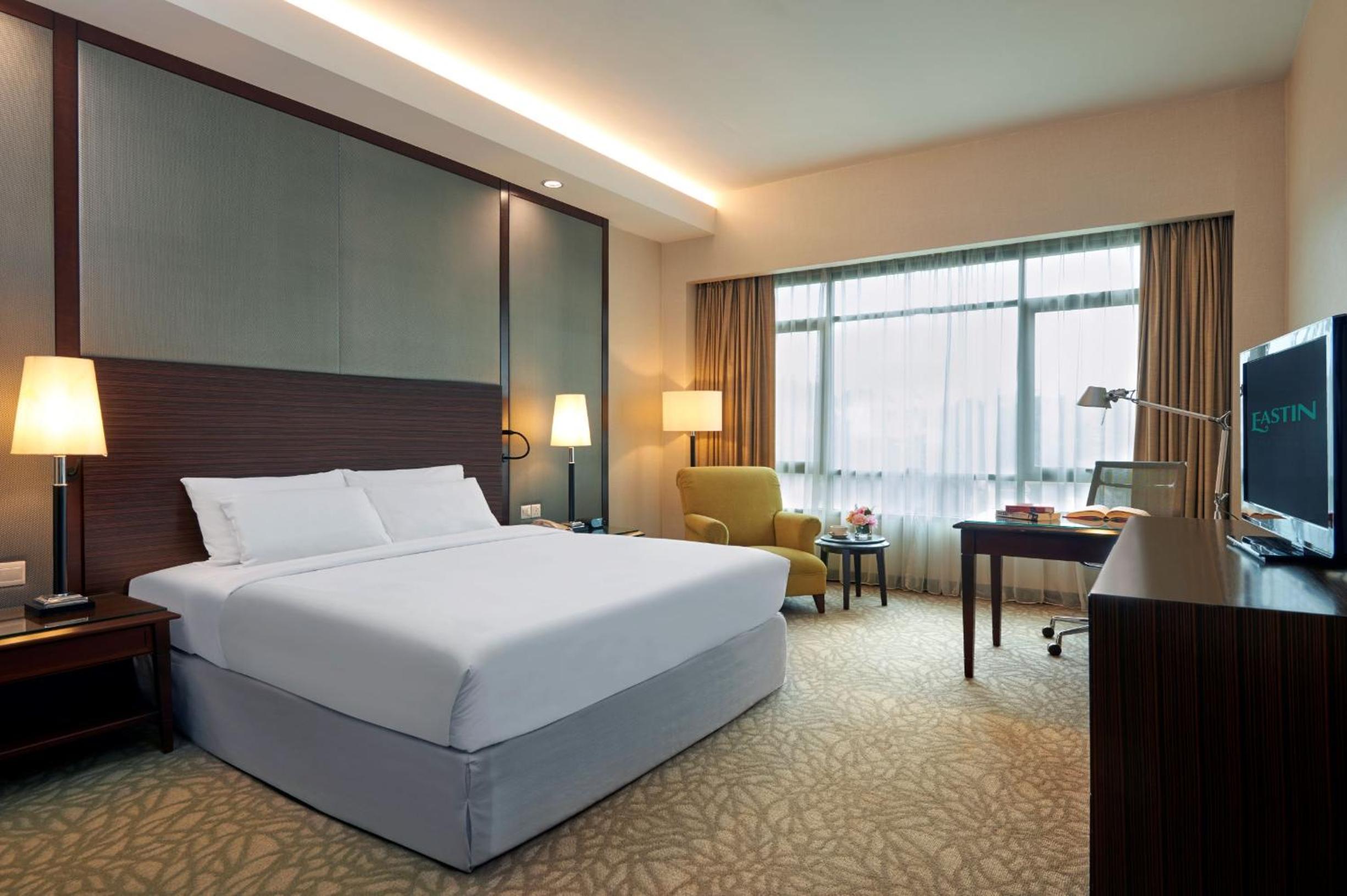 Deluxe King Room - Photo 3