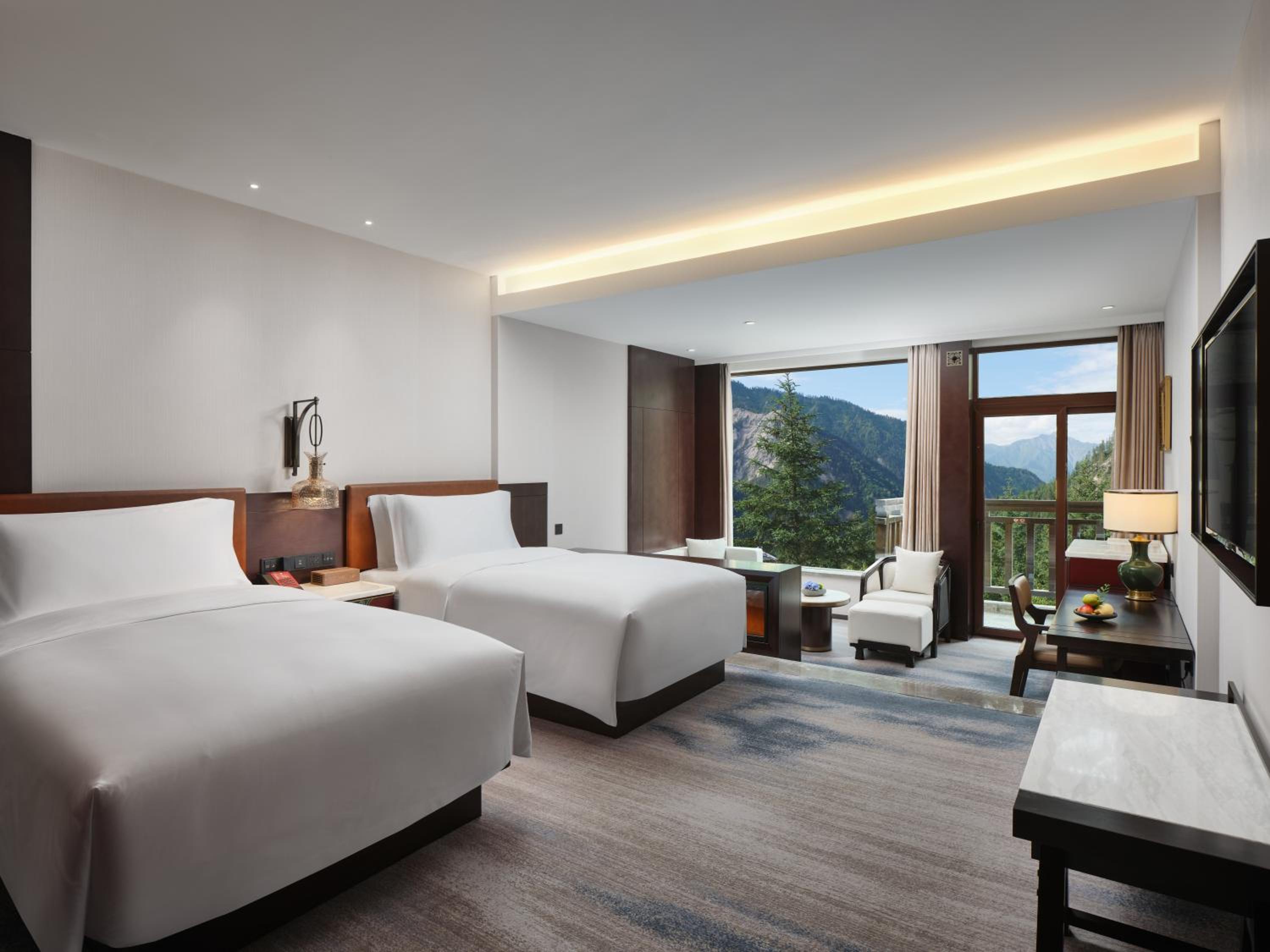 Premium Double Room with Two Double Beds and Balcony - Club Lounge Access