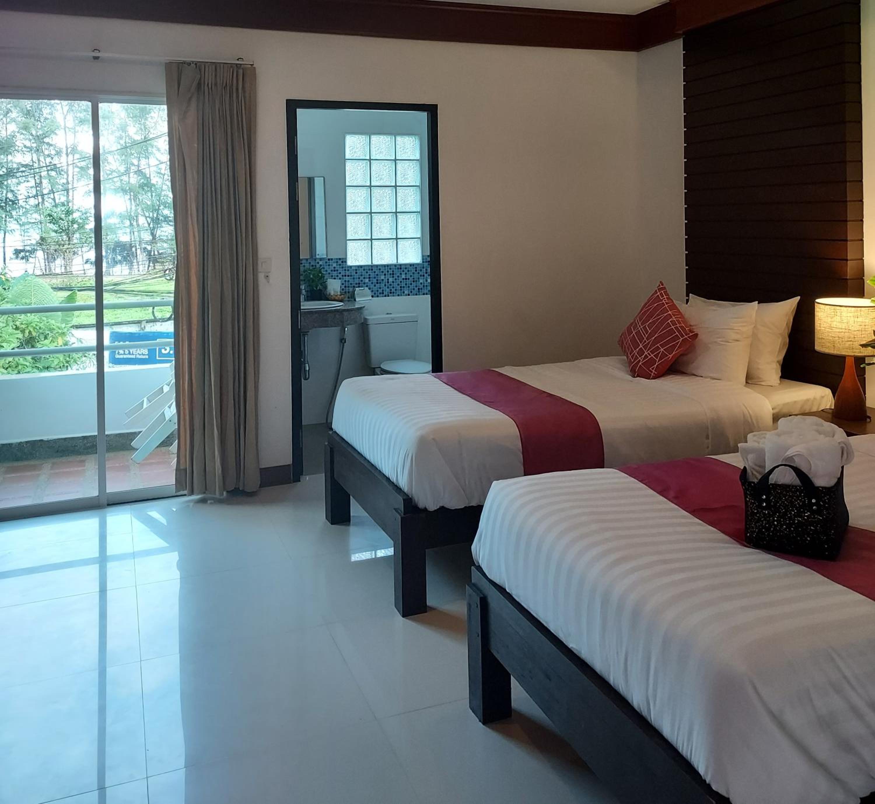 Standard Twin Room - Photo 8